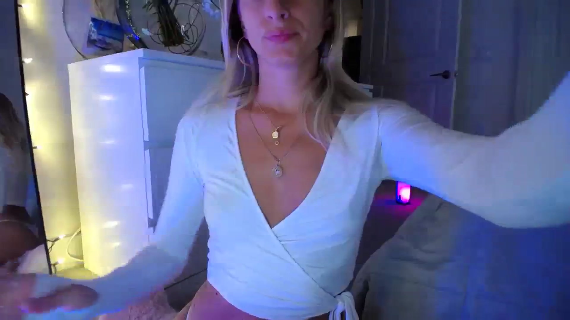 Gallery image thumbnail from Vodka_Queen's myfreecams stream on, 09/27/2023, 03:29 image 13 of 20