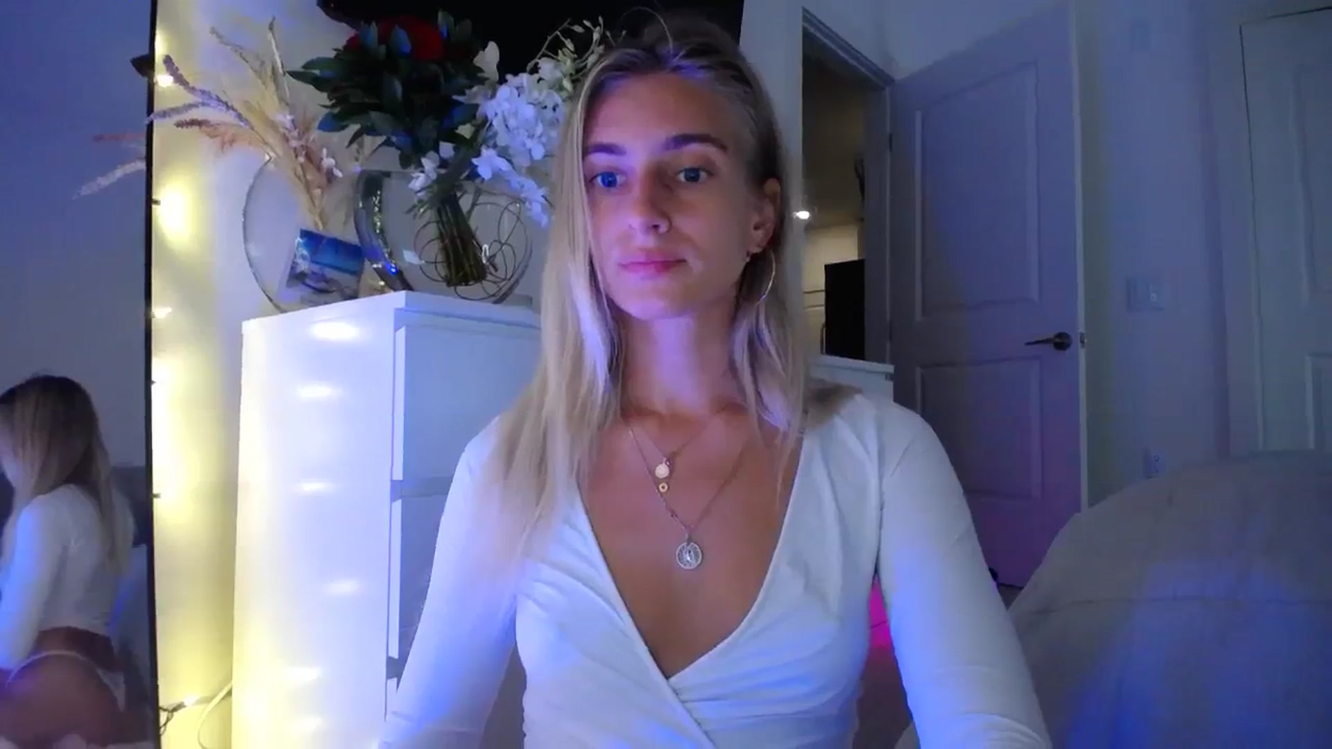 Gallery image thumbnail from Vodka_Queen's myfreecams stream on, 09/27/2023, 04:08 image 2 of 20