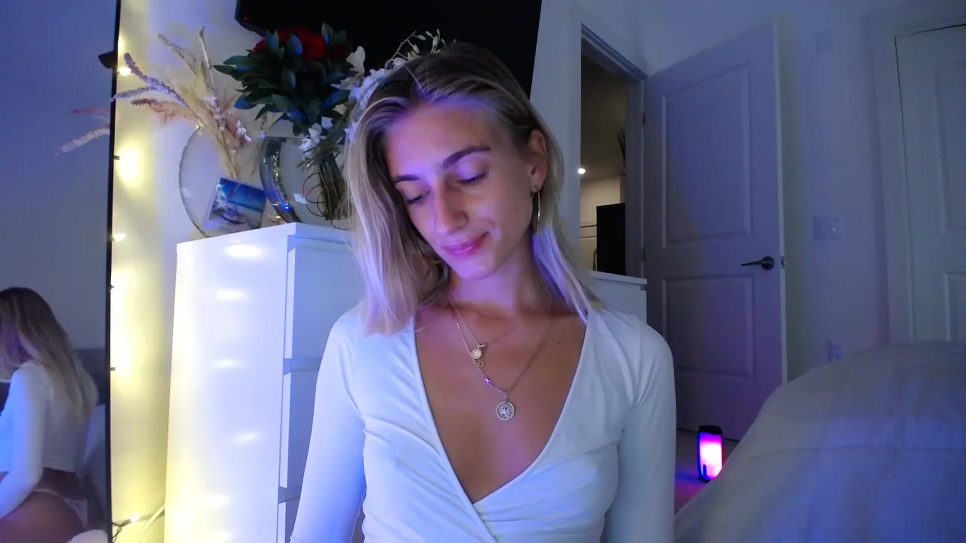 Gallery image thumbnail from Vodka_Queen's myfreecams stream on, 09/27/2023, 04:08 image 7 of 20