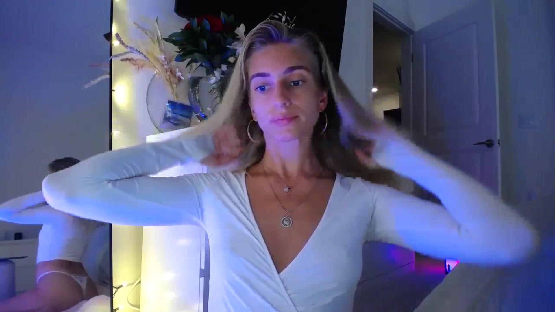 Gallery image thumbnail from Vodka_Queen's myfreecams stream on, 09/27/2023, 04:08 image 18 of 20