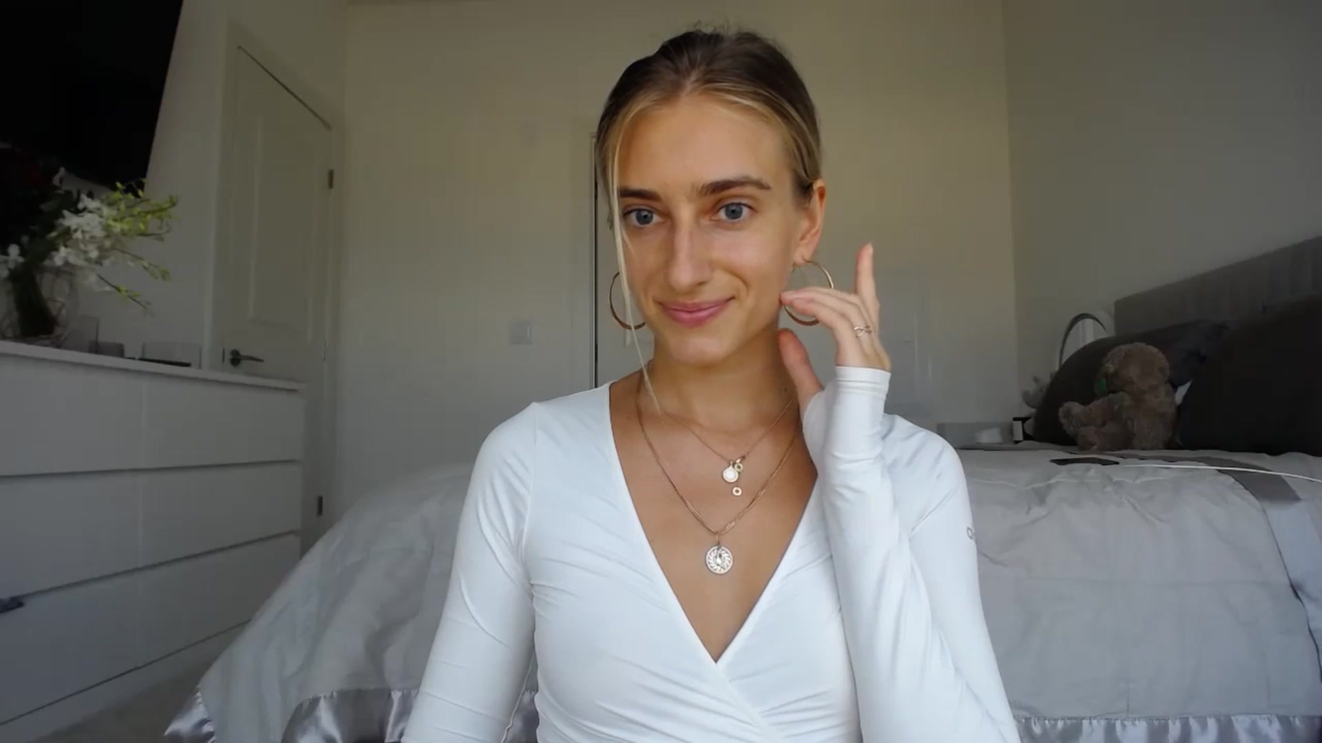 Gallery image thumbnail from Vodka_Queen's myfreecams stream on, 09/27/2023, 23:25 image 19 of 20