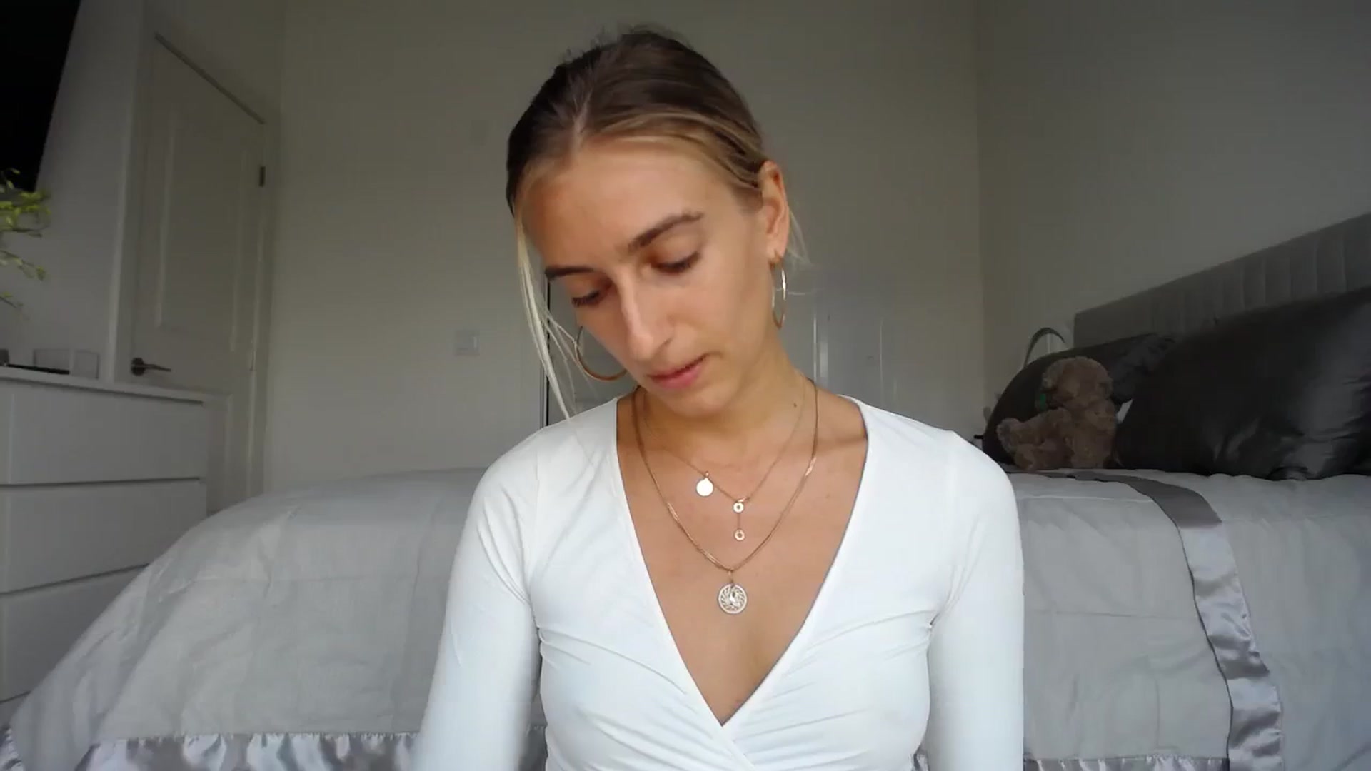 Gallery image thumbnail from Vodka_Queen's myfreecams stream on, 09/28/2023, 02:18 image 12 of 20