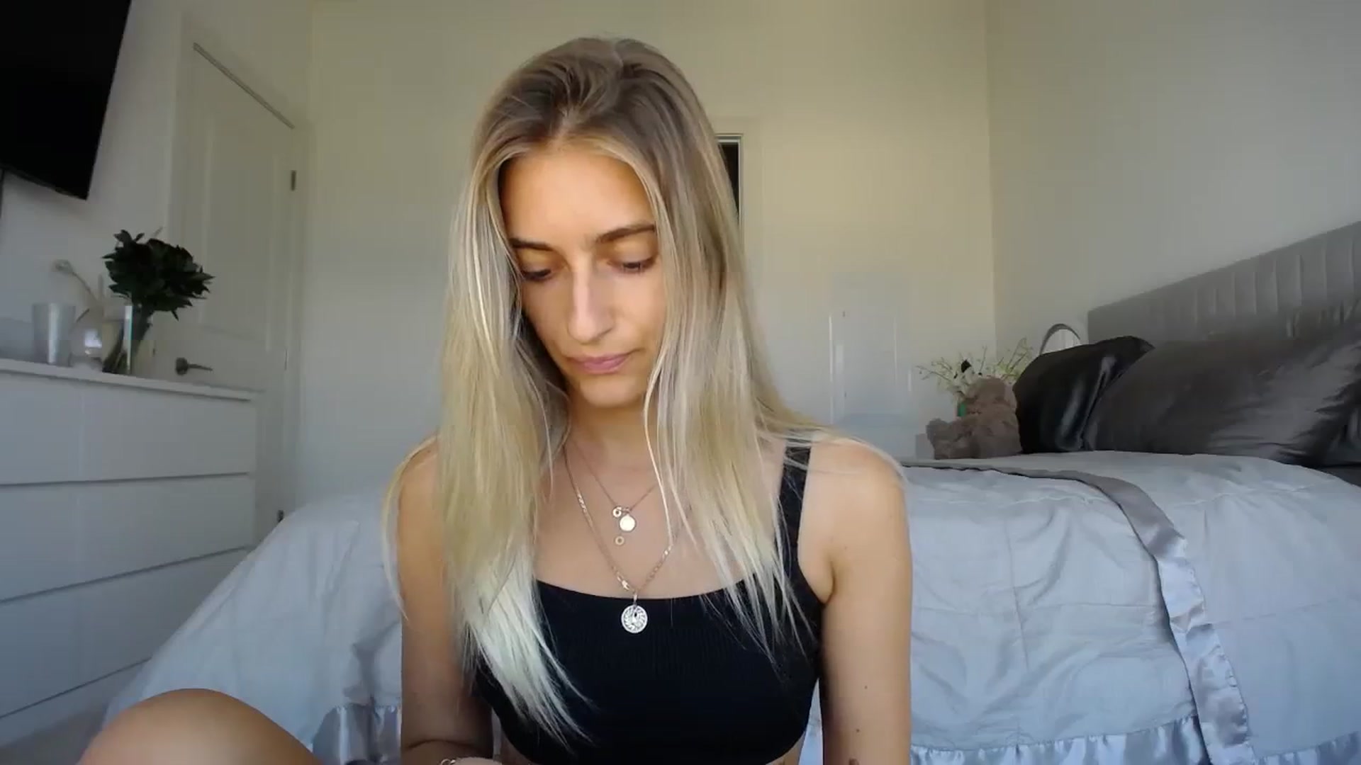 Gallery image thumbnail from Vodka_Queen's myfreecams stream on, 10/05/2023, 24:01 image 10 of 20