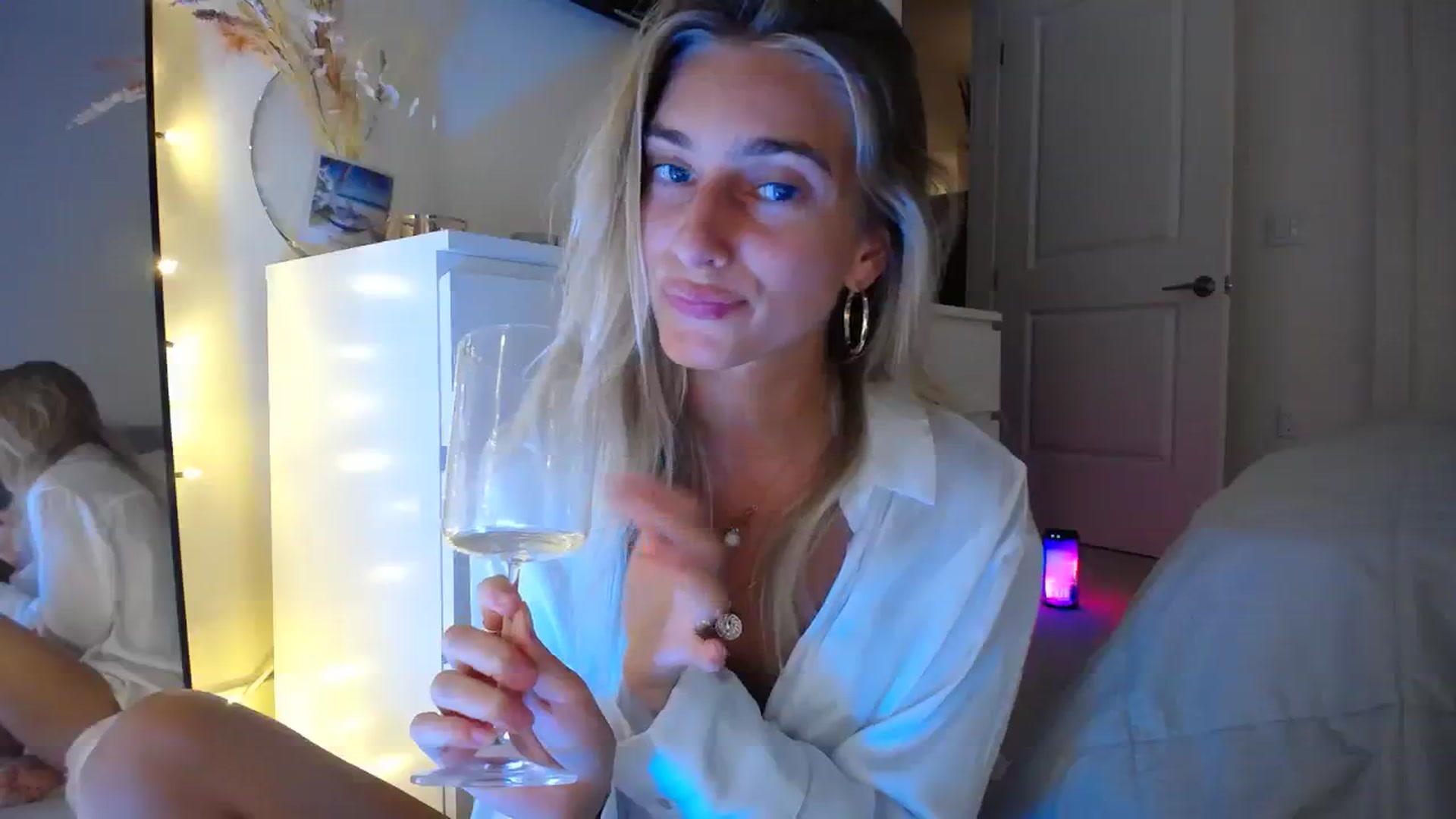 Gallery image thumbnail from Vodka_Queen's myfreecams stream on, 10/19/2023, 03:44 image 2 of 20