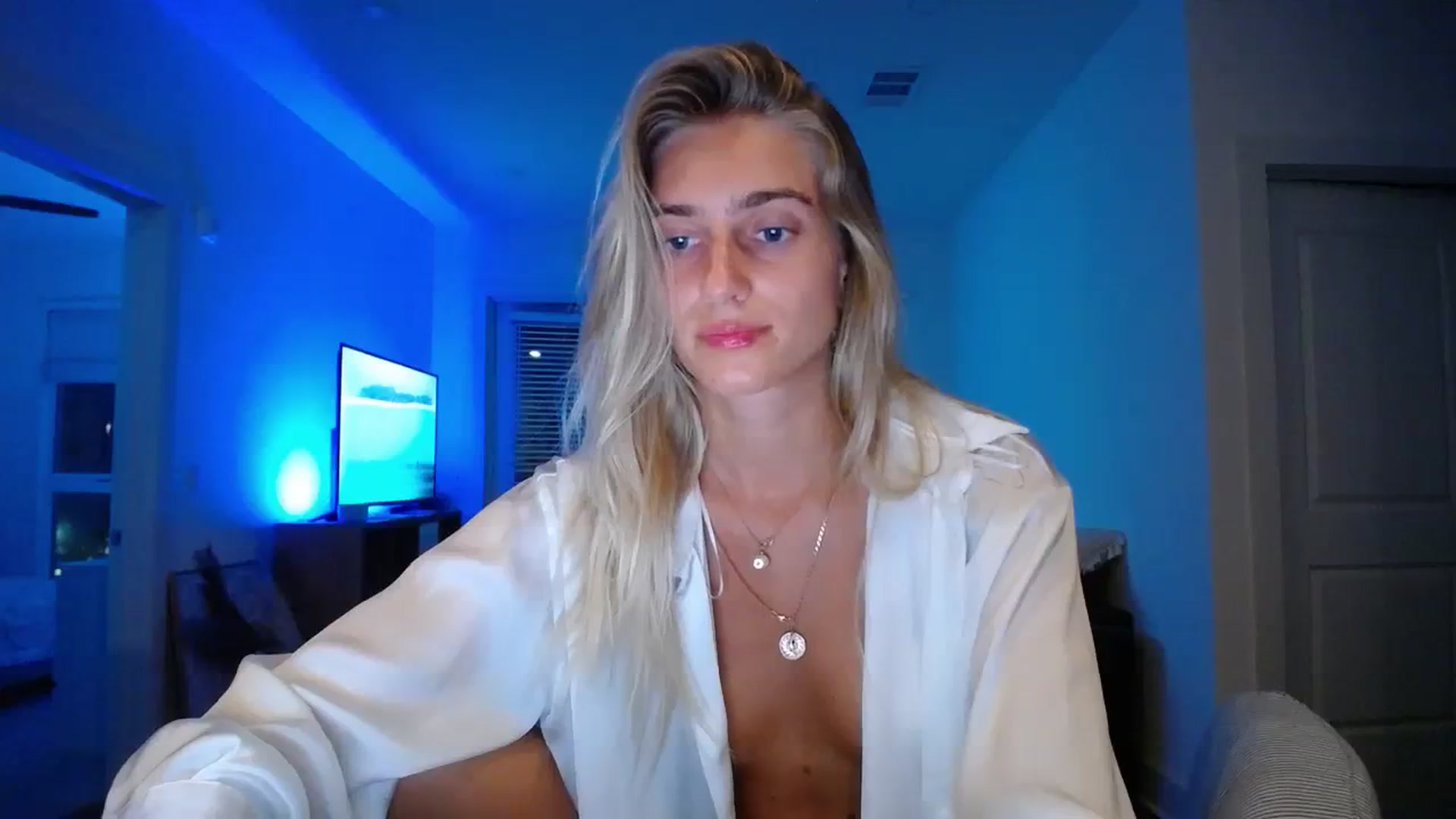 Gallery image thumbnail from Vodka_Queen's myfreecams stream on, 10/19/2023, 03:44 image 20 of 20