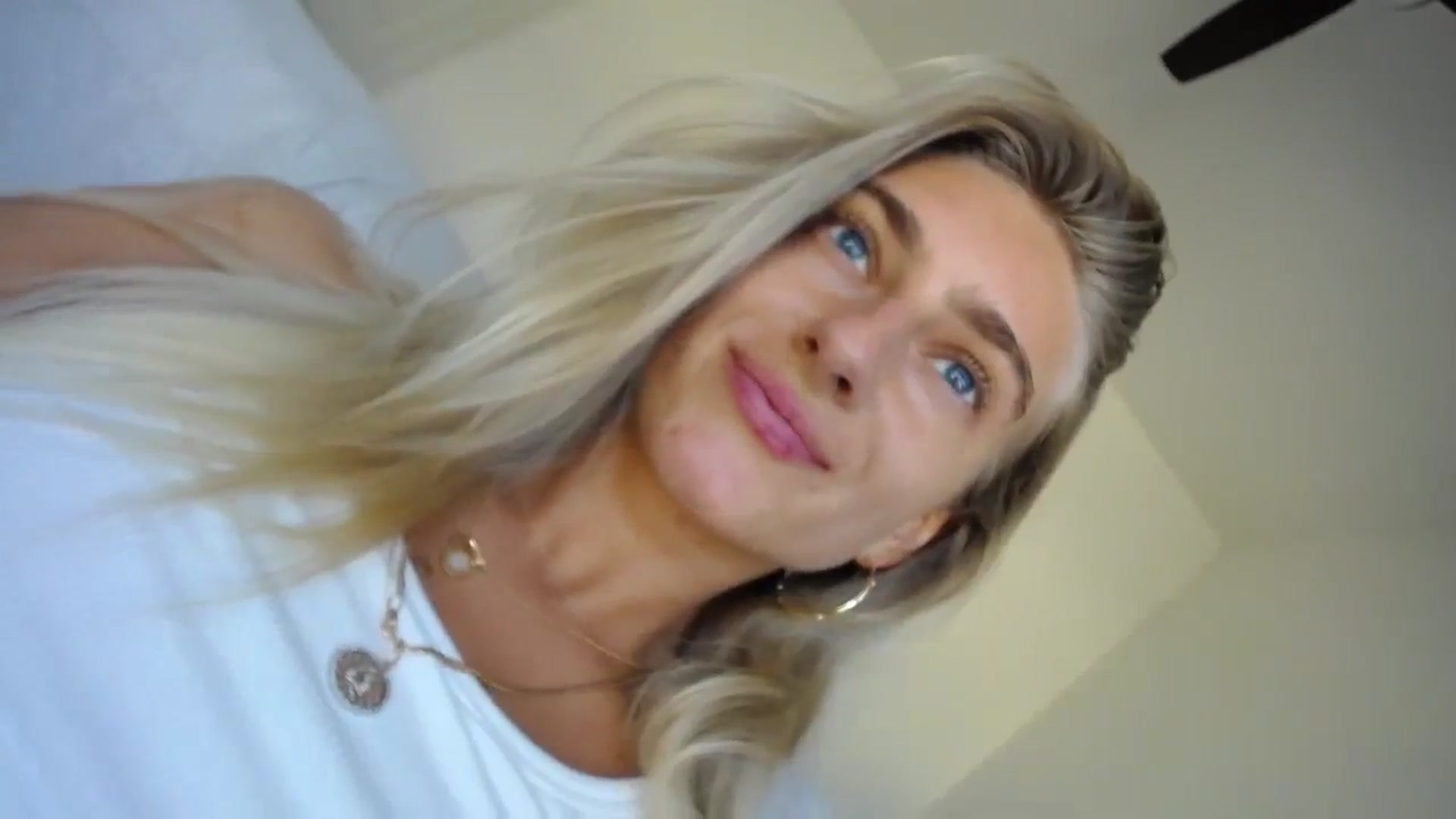 Gallery image thumbnail from Vodka_Queen's myfreecams stream on, 10/20/2023, 24:02 image 2 of 20