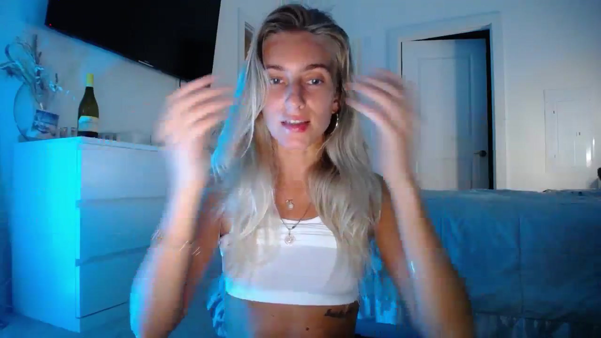 Gallery image thumbnail from Vodka_Queen's myfreecams stream on, 10/20/2023, 02:45 image 18 of 20