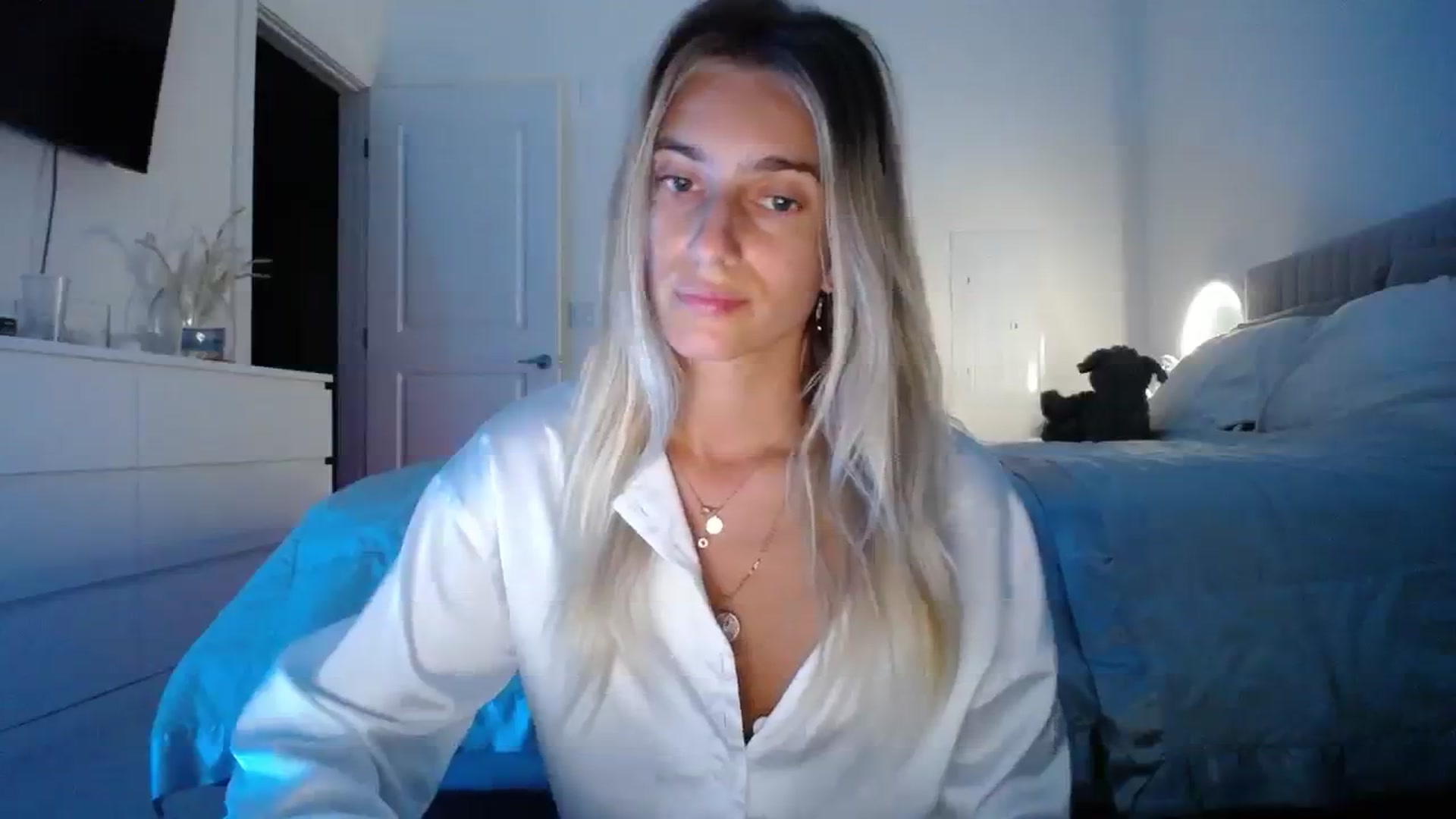 Gallery image thumbnail from Vodka_Queen's myfreecams stream on, 10/22/2023, 01:45 image 7 of 20