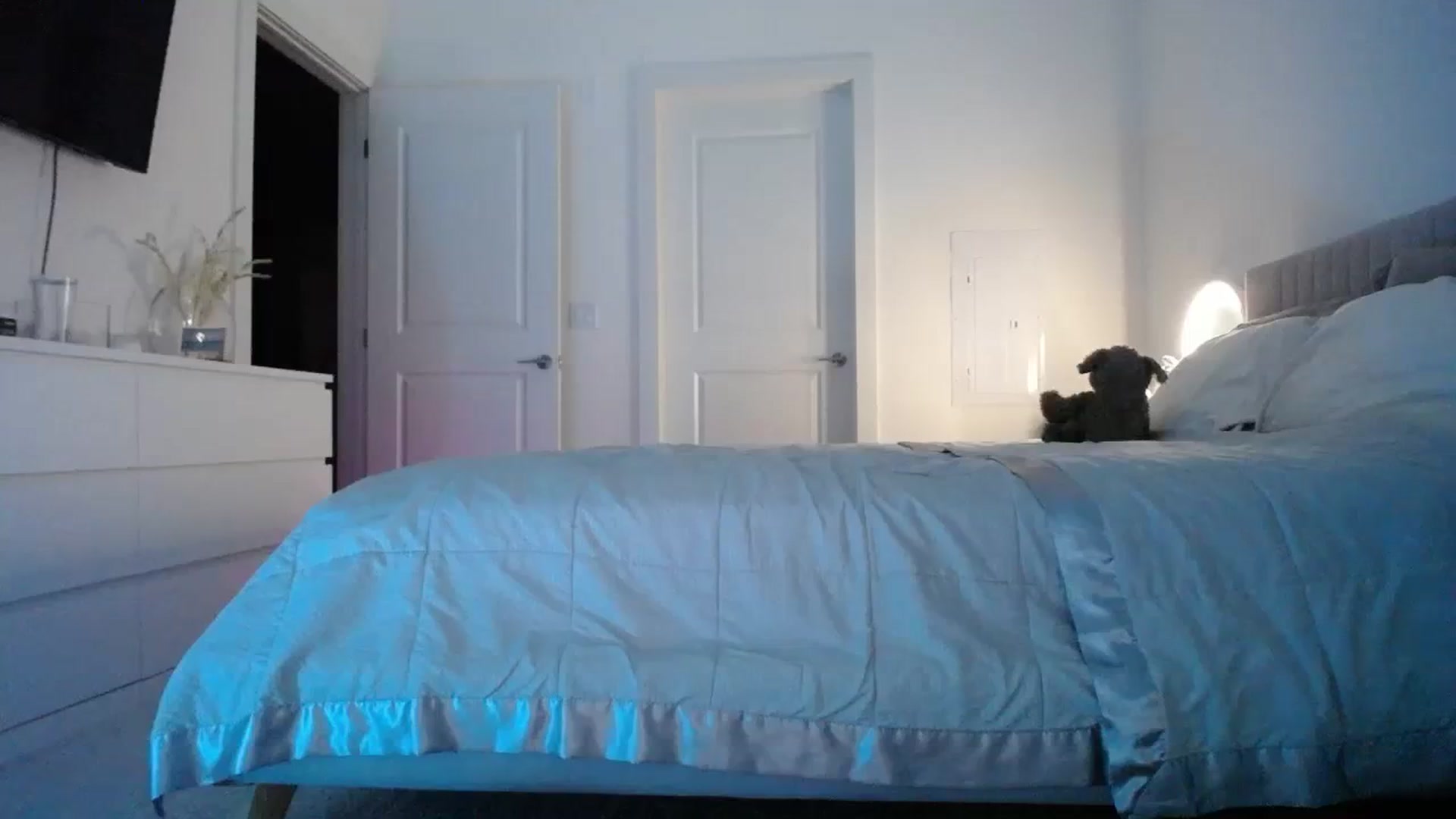 Gallery image thumbnail from Vodka_Queen's myfreecams stream on, 10/22/2023, 01:45 image 5 of 20