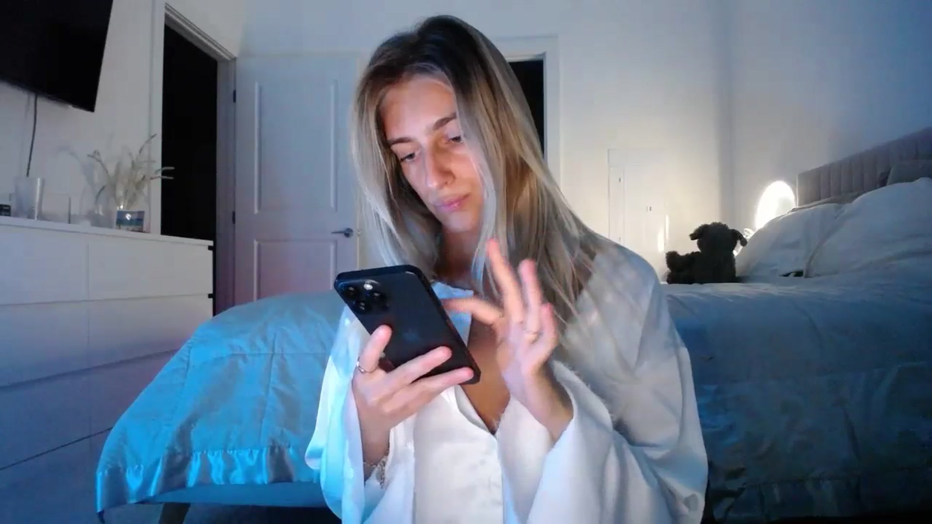 Gallery image thumbnail from Vodka_Queen's myfreecams stream on, 10/22/2023, 01:45 image 20 of 20