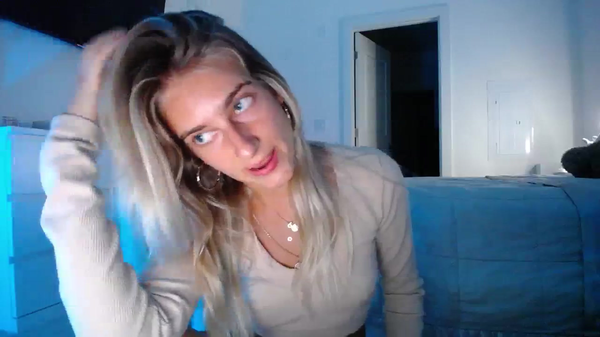 Gallery image thumbnail from Vodka_Queen's myfreecams stream on, 10/25/2023, 02:12 image 11 of 20