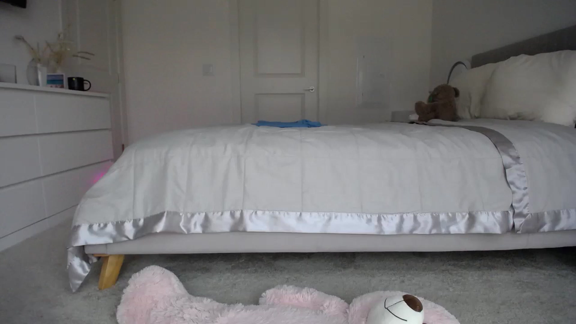 Gallery image thumbnail from Vodka_Queen's myfreecams stream on, 10/26/2023, 01:21 image 16 of 20