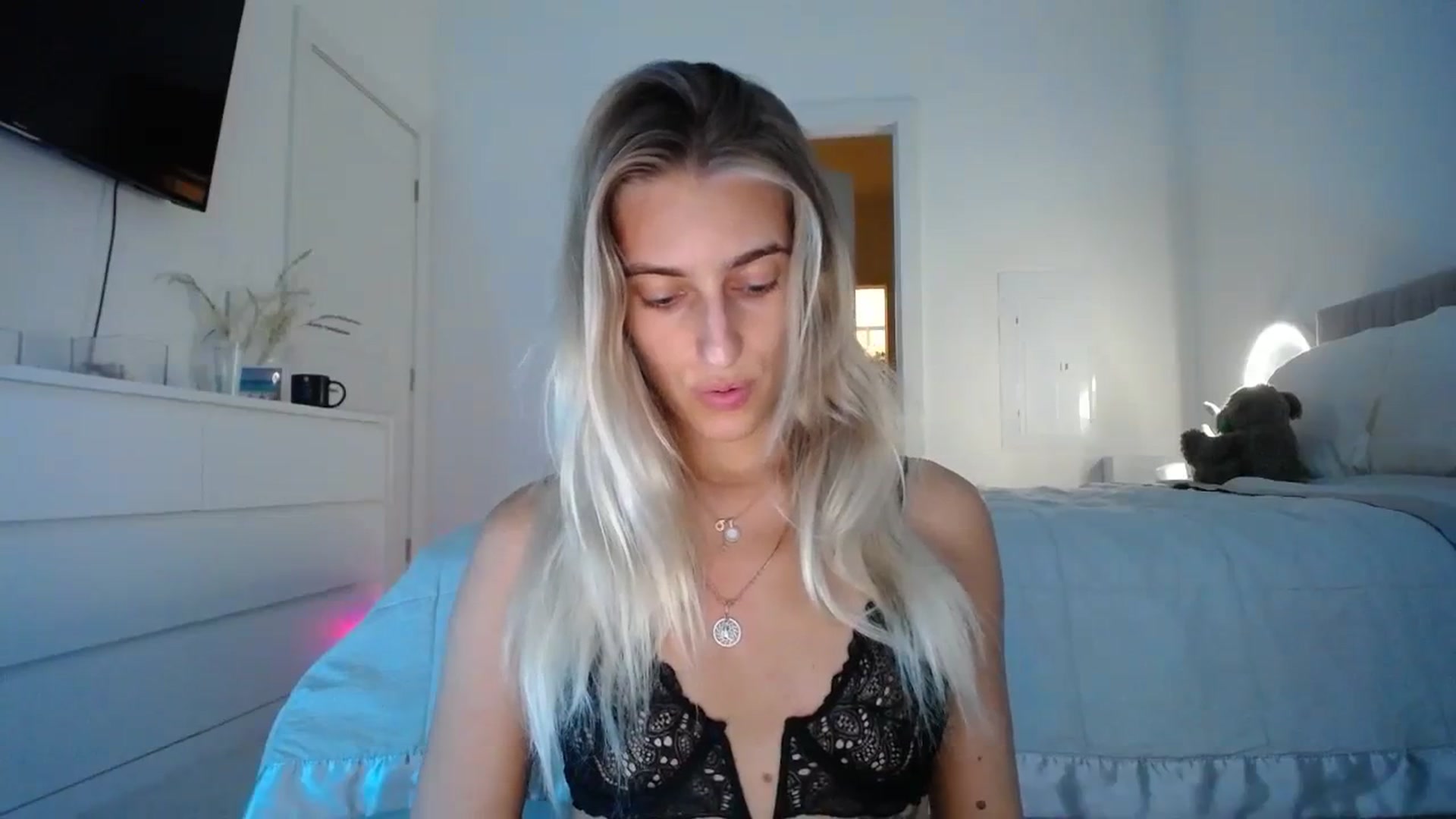 Gallery image thumbnail from Vodka_Queen's myfreecams stream on, 10/26/2023, 01:21 image 20 of 20