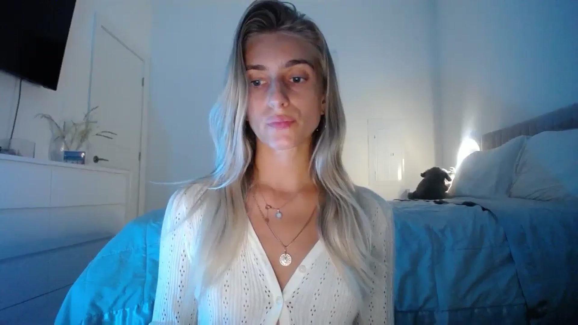 Gallery image thumbnail from Vodka_Queen's myfreecams stream on, 10/27/2023, 01:45 image 20 of 20