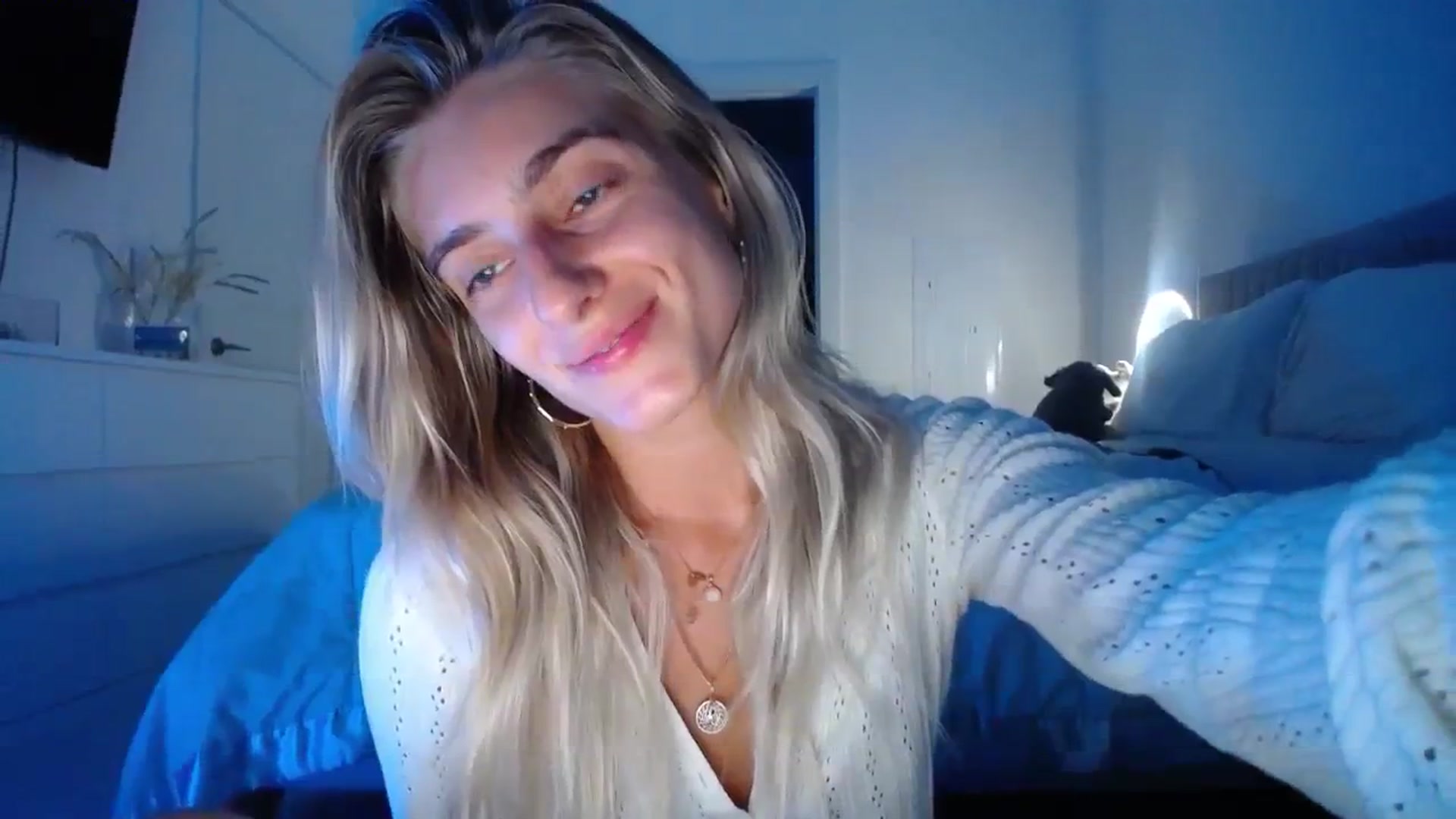 Gallery image thumbnail from Vodka_Queen's myfreecams stream on, 10/27/2023, 03:08 image 8 of 20