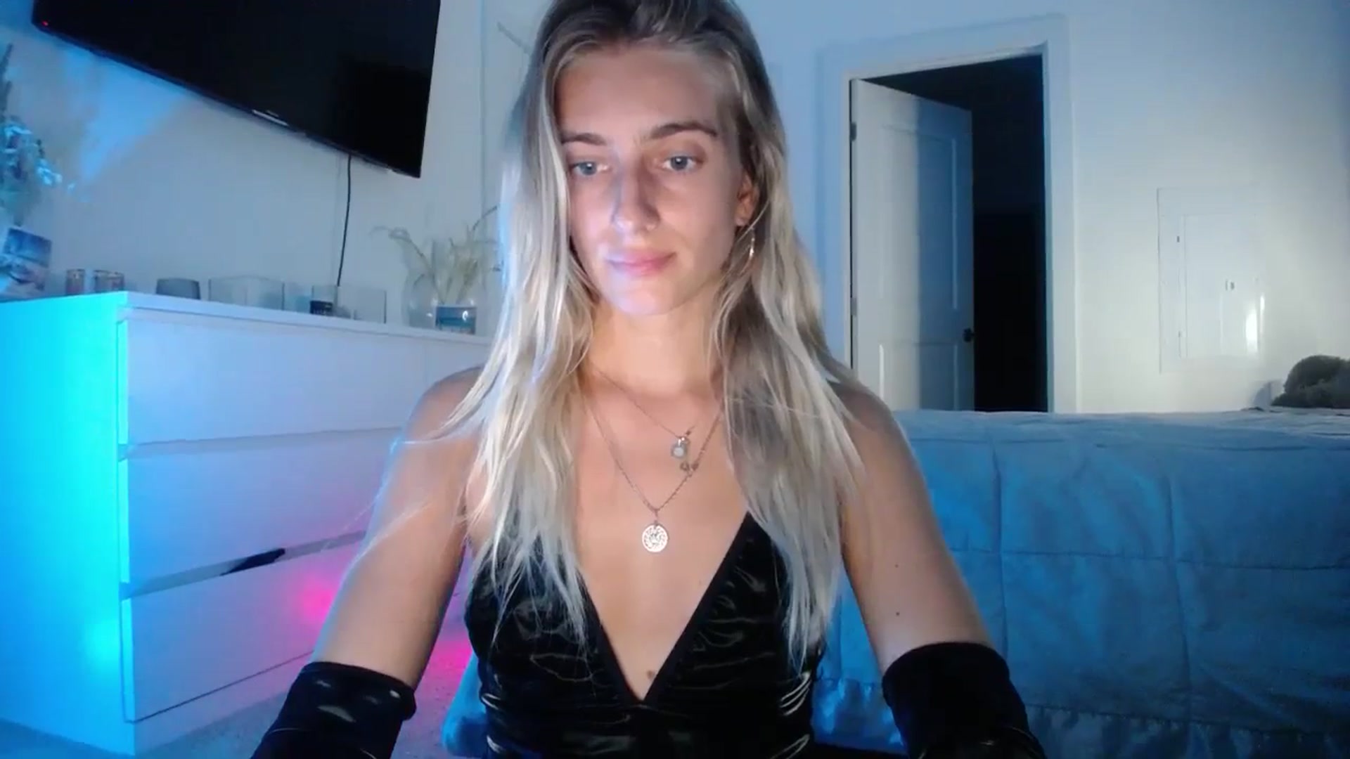 Gallery image thumbnail from Vodka_Queen's myfreecams stream on, 10/29/2023, 04:23 image 10 of 20
