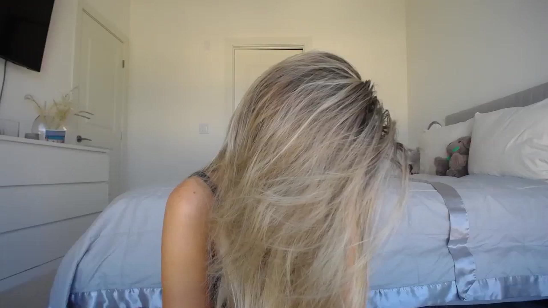 Gallery image thumbnail from Vodka_Queen's myfreecams stream on, 10/29/2023, 23:33 image 11 of 20