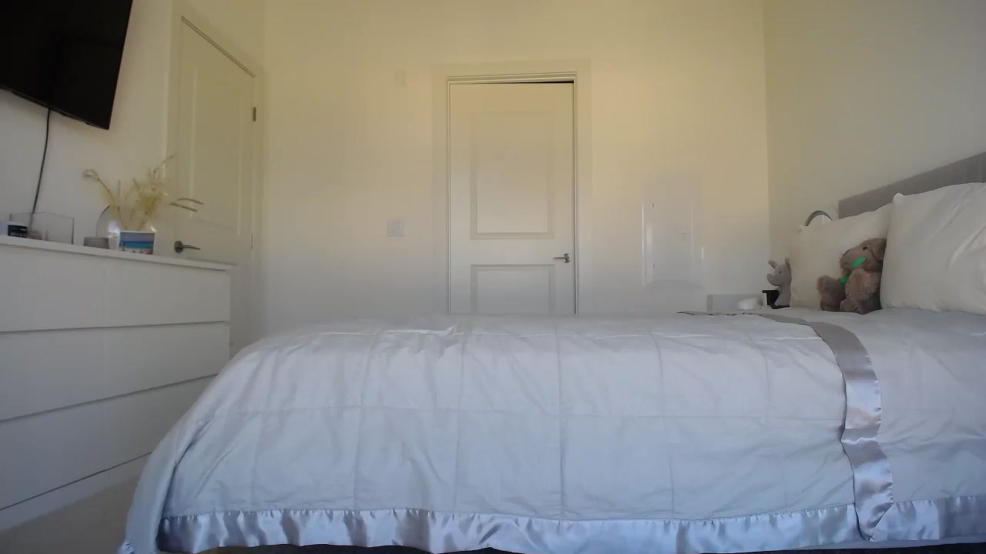 Gallery image thumbnail from Vodka_Queen's myfreecams stream on, 10/29/2023, 23:33 image 17 of 20