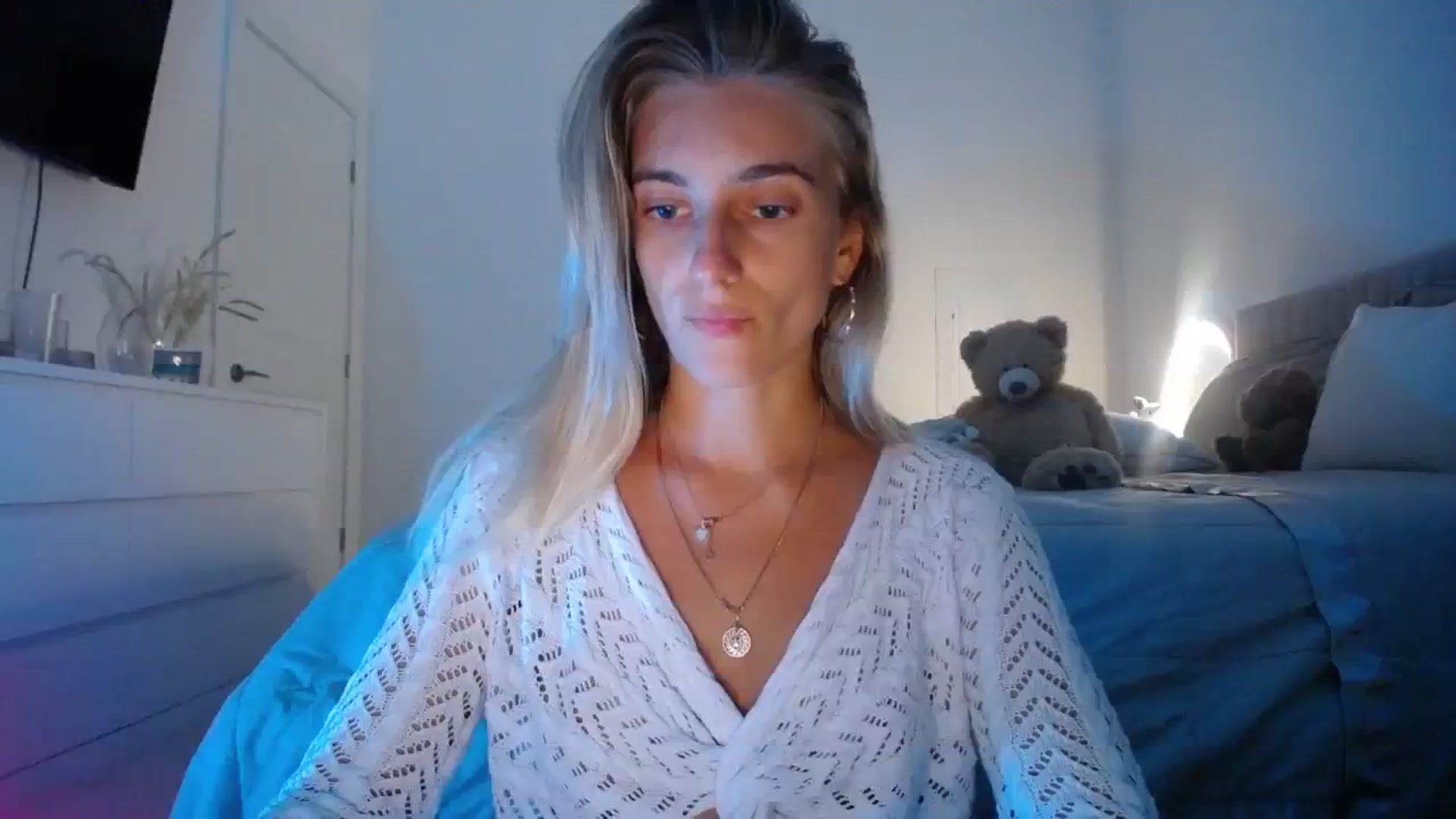 Gallery image thumbnail from Vodka_Queen's myfreecams stream on, 11/01/2023, 04:14 image 12 of 20
