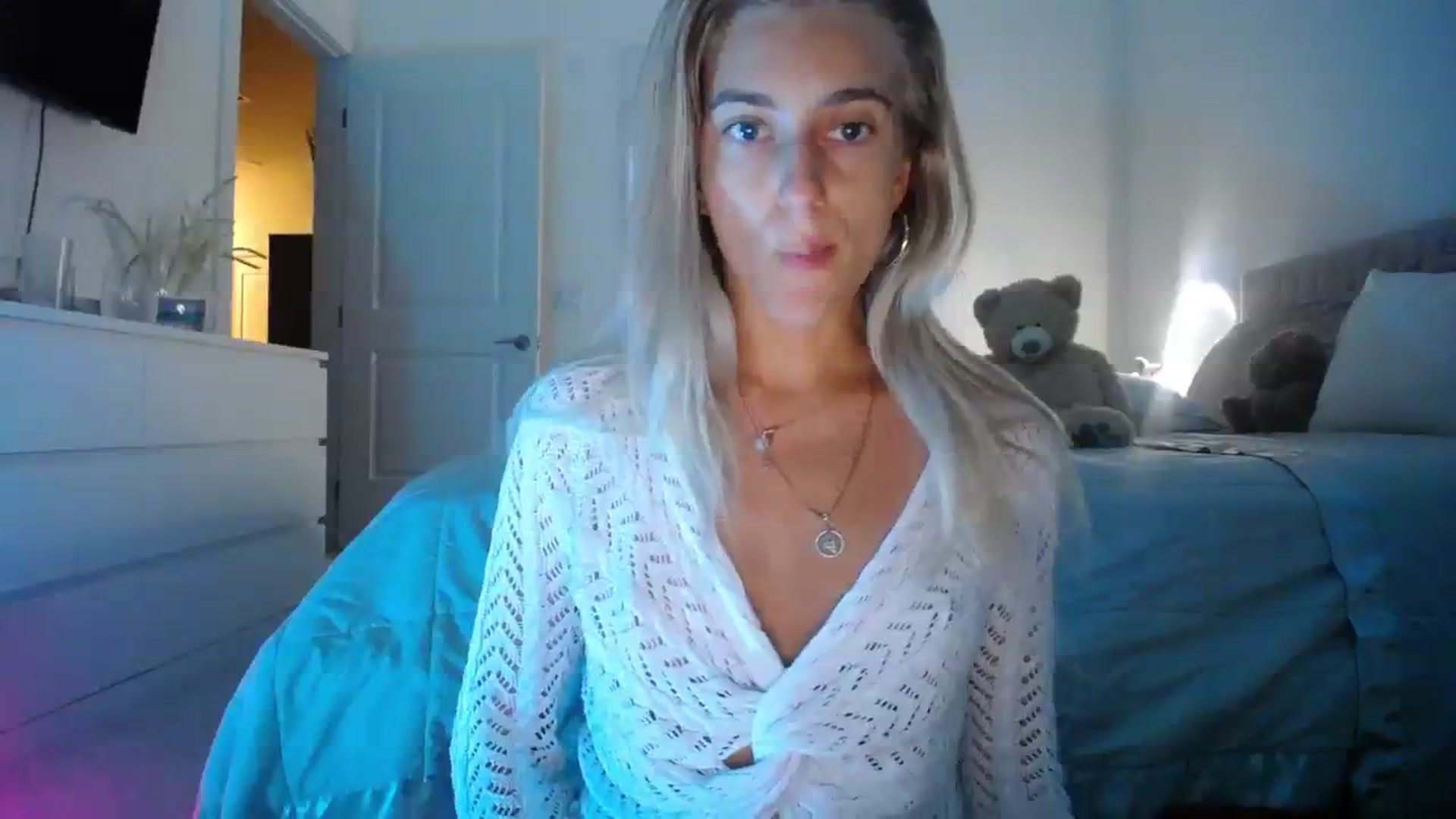 Gallery image thumbnail from Vodka_Queen's myfreecams stream on, 11/01/2023, 04:14 image 4 of 20