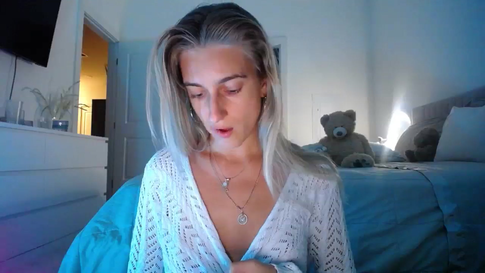 Gallery image thumbnail from Vodka_Queen's myfreecams stream on, 11/01/2023, 04:14 image 8 of 20