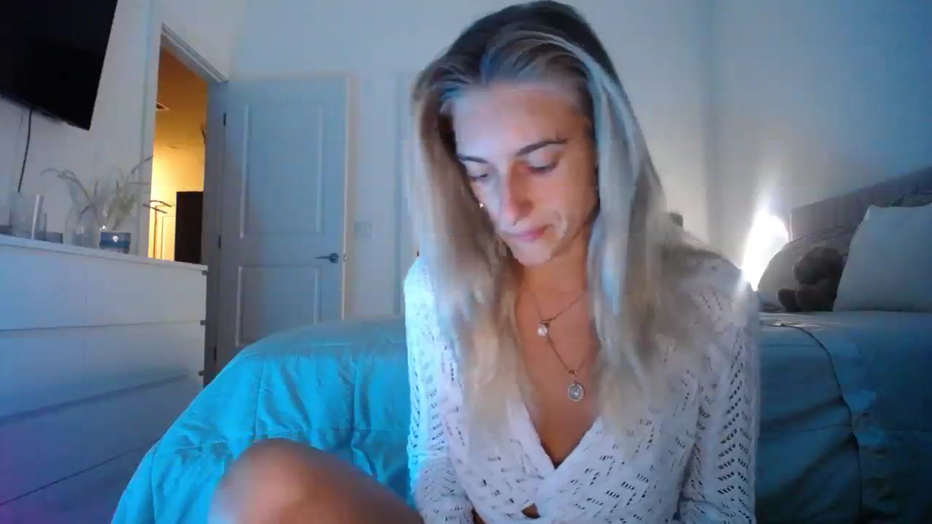 Gallery image thumbnail from Vodka_Queen's myfreecams stream on, 11/01/2023, 04:14 image 6 of 20