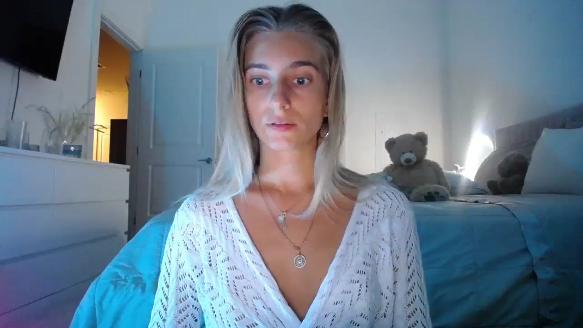 Gallery image thumbnail from Vodka_Queen's myfreecams stream on, 11/01/2023, 04:14 image 11 of 20
