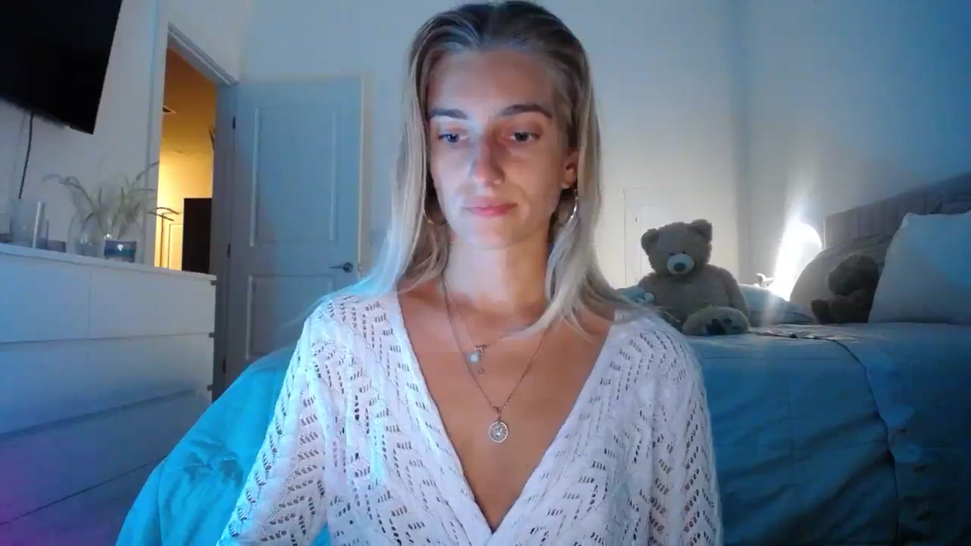 Gallery image thumbnail from Vodka_Queen's myfreecams stream on, 11/01/2023, 04:14 image 10 of 20