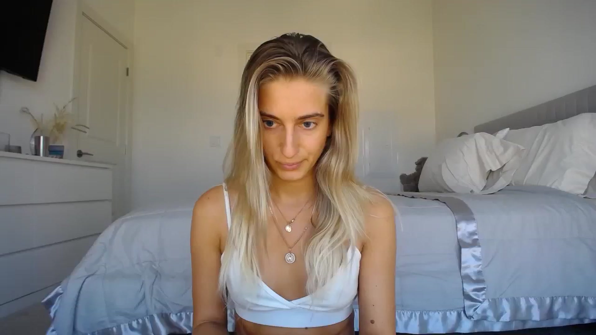 Gallery image thumbnail from Vodka_Queen's myfreecams stream on, 11/01/2023, 23:48 image 19 of 20