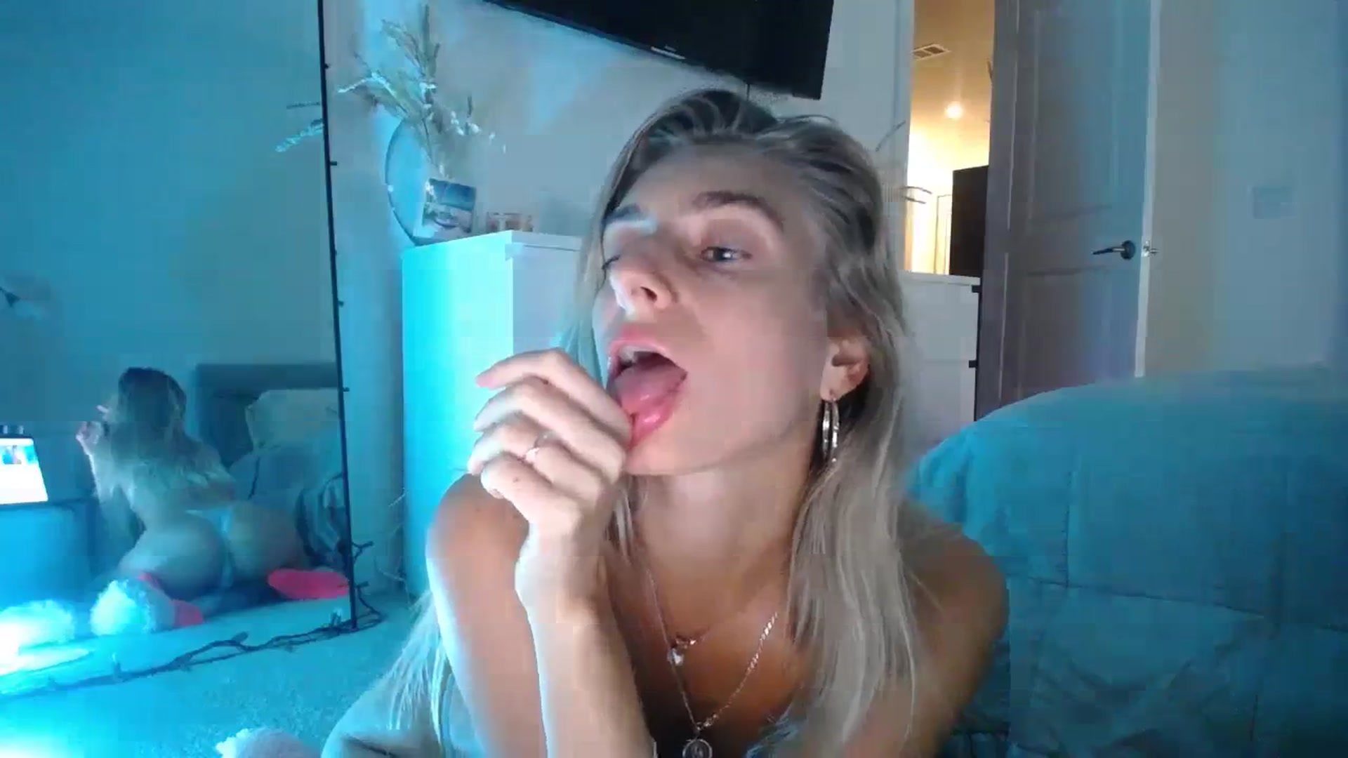 Gallery image thumbnail from Vodka_Queen's myfreecams stream on, 11/02/2023, 05:14 image 7 of 20