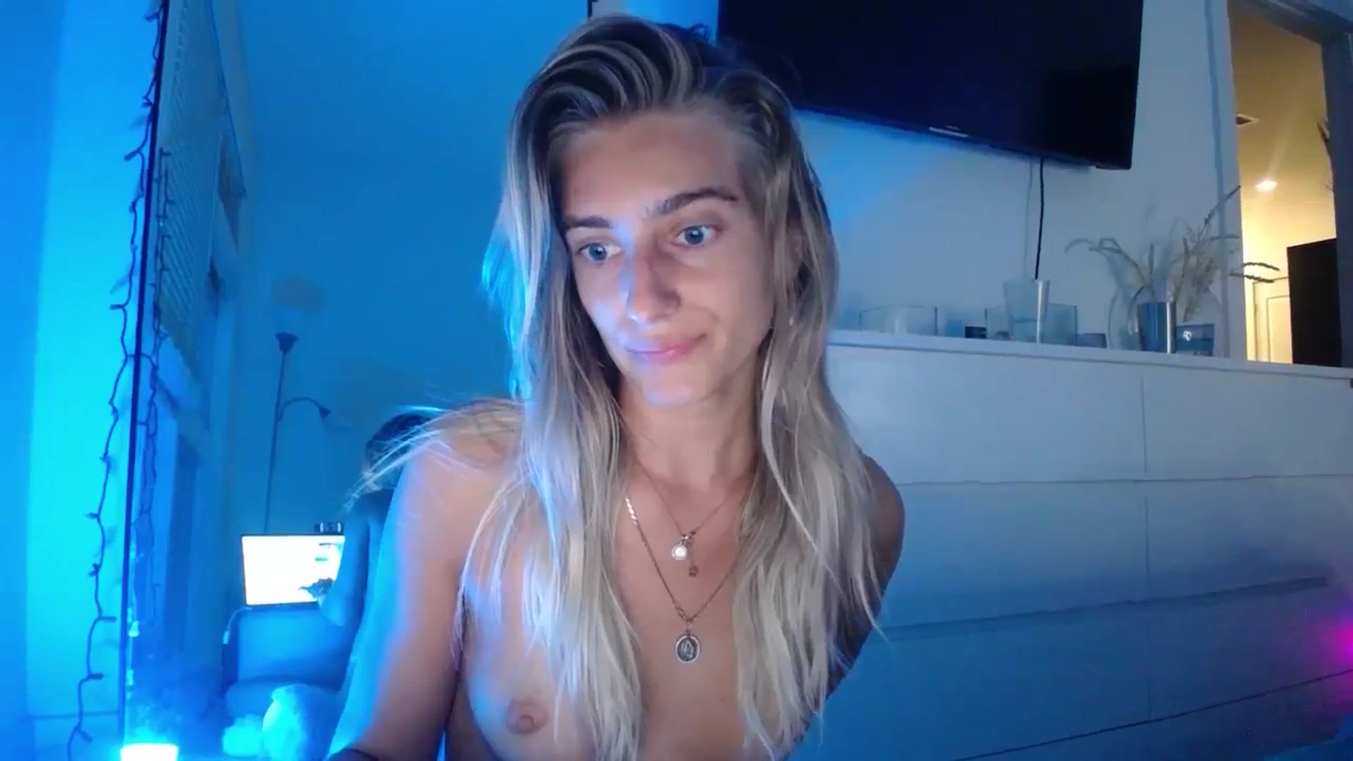 Gallery image thumbnail from Vodka_Queen's myfreecams stream on, 11/02/2023, 06:09 image 17 of 20