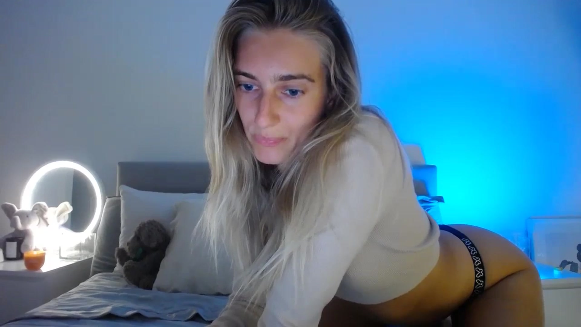 Gallery image thumbnail from Vodka_Queen's myfreecams stream on, 11/05/2023, 02:33 image 11 of 20