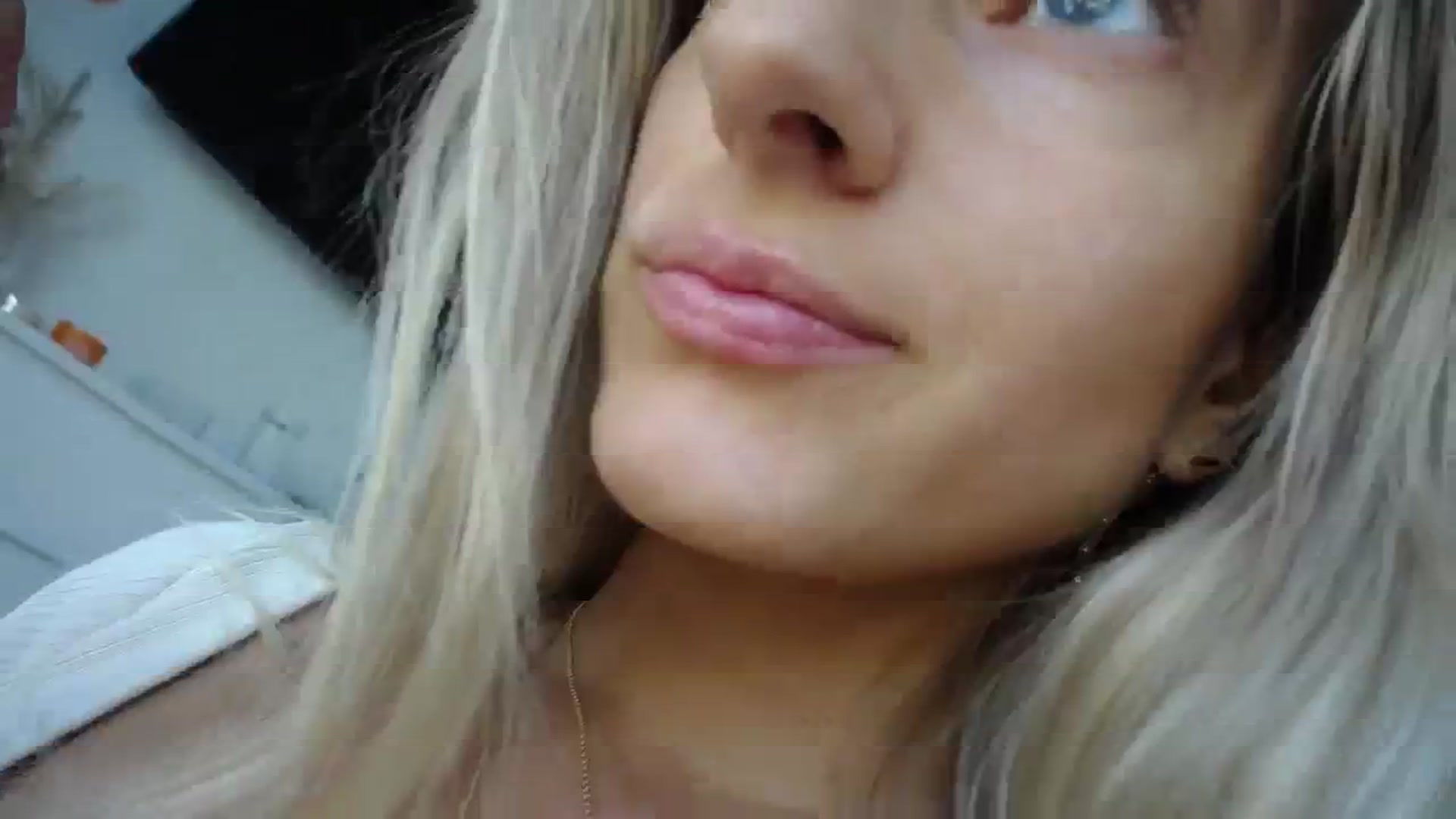 Gallery image thumbnail from Vodka_Queen's myfreecams stream on, 11/05/2023, 23:54 image 17 of 20