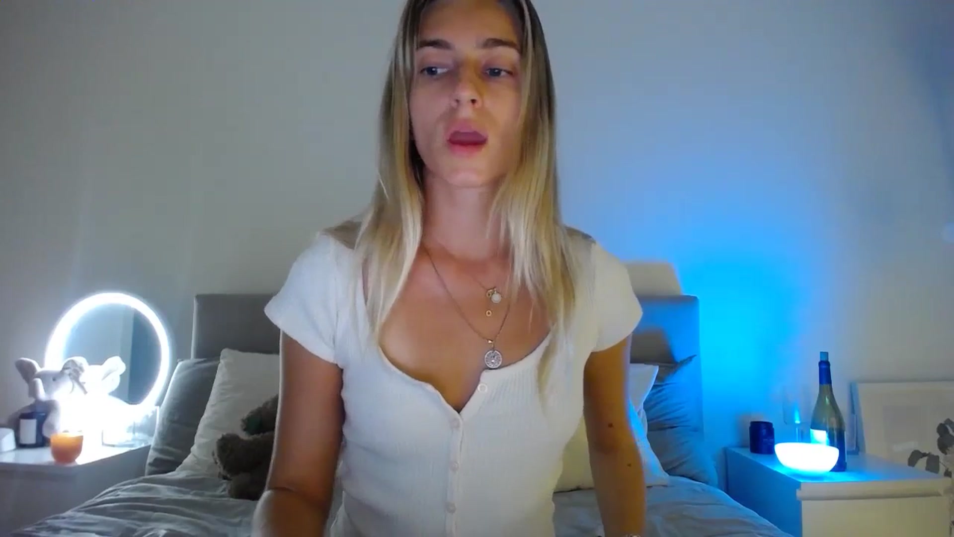 Gallery image thumbnail from Vodka_Queen's myfreecams stream on, 11/06/2023, 05:00 image 16 of 20