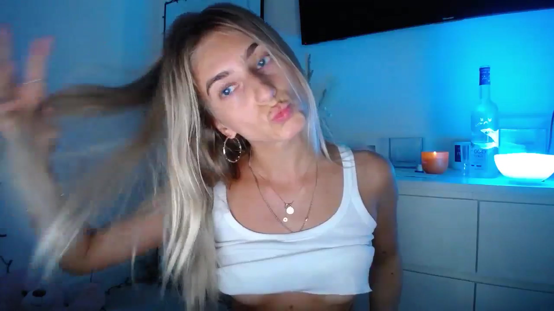 Gallery image thumbnail from Vodka_Queen's myfreecams stream on, 11/07/2023, 07:02 image 16 of 20