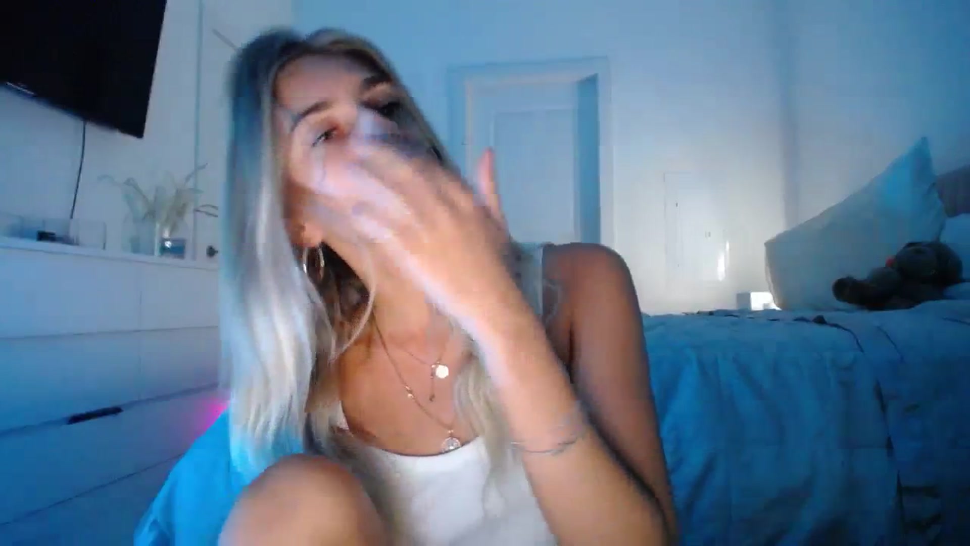 Gallery image thumbnail from Vodka_Queen's myfreecams stream on, 11/08/2023, 01:52 image 18 of 20