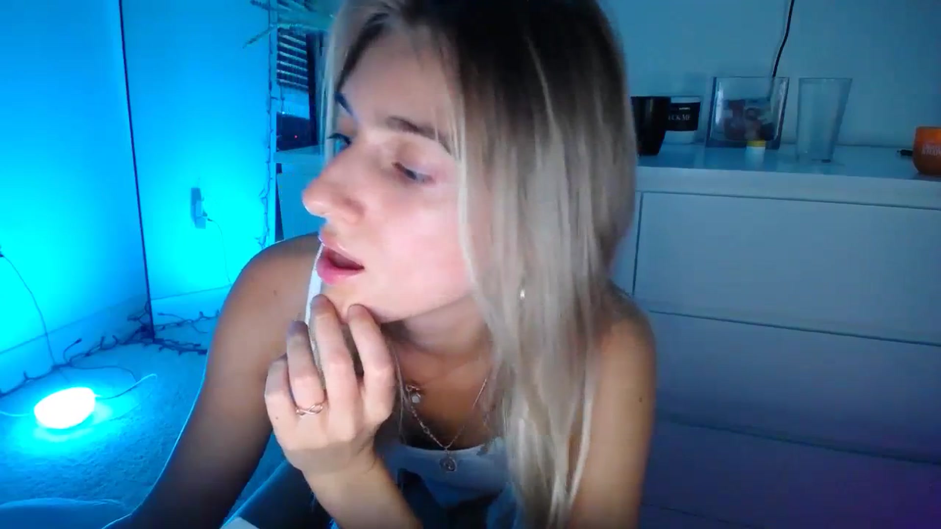 Gallery image thumbnail from Vodka_Queen's myfreecams stream on, 11/08/2023, 07:14 image 13 of 20