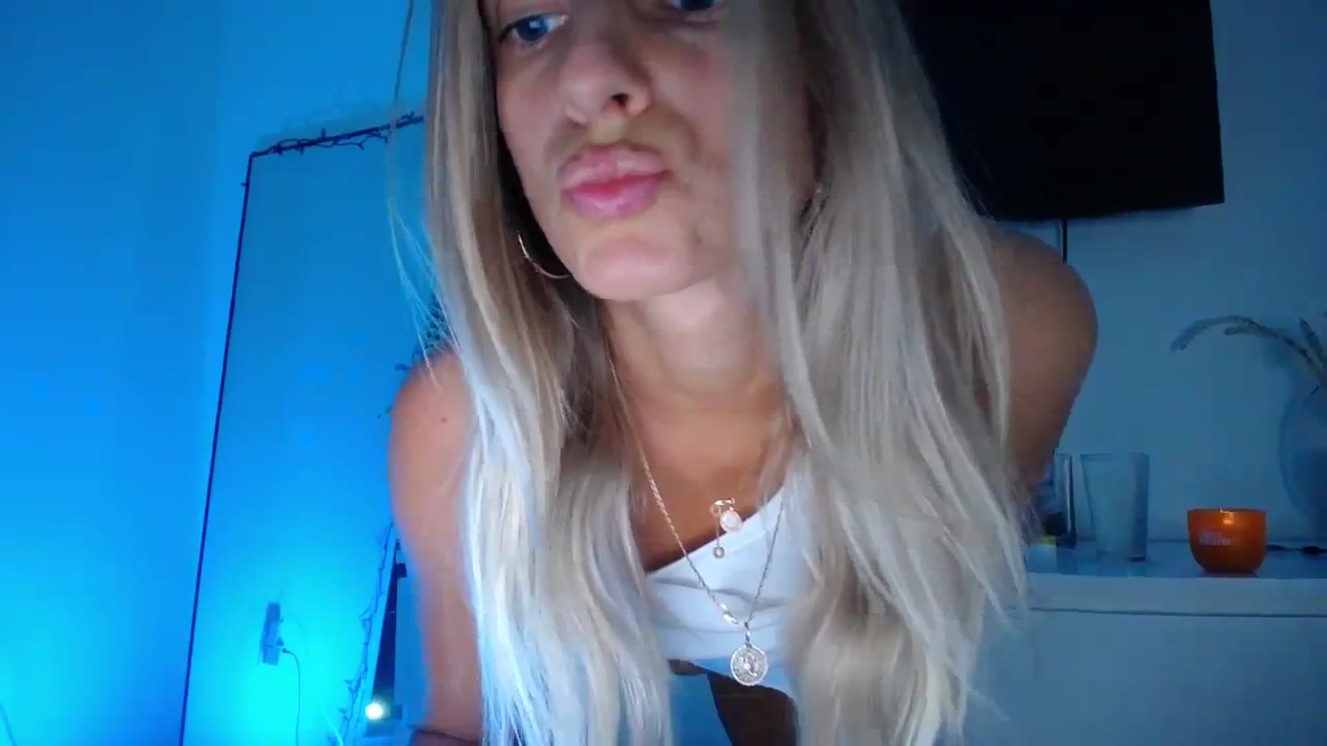 Gallery image thumbnail from Vodka_Queen's myfreecams stream on, 11/08/2023, 07:14 image 16 of 20