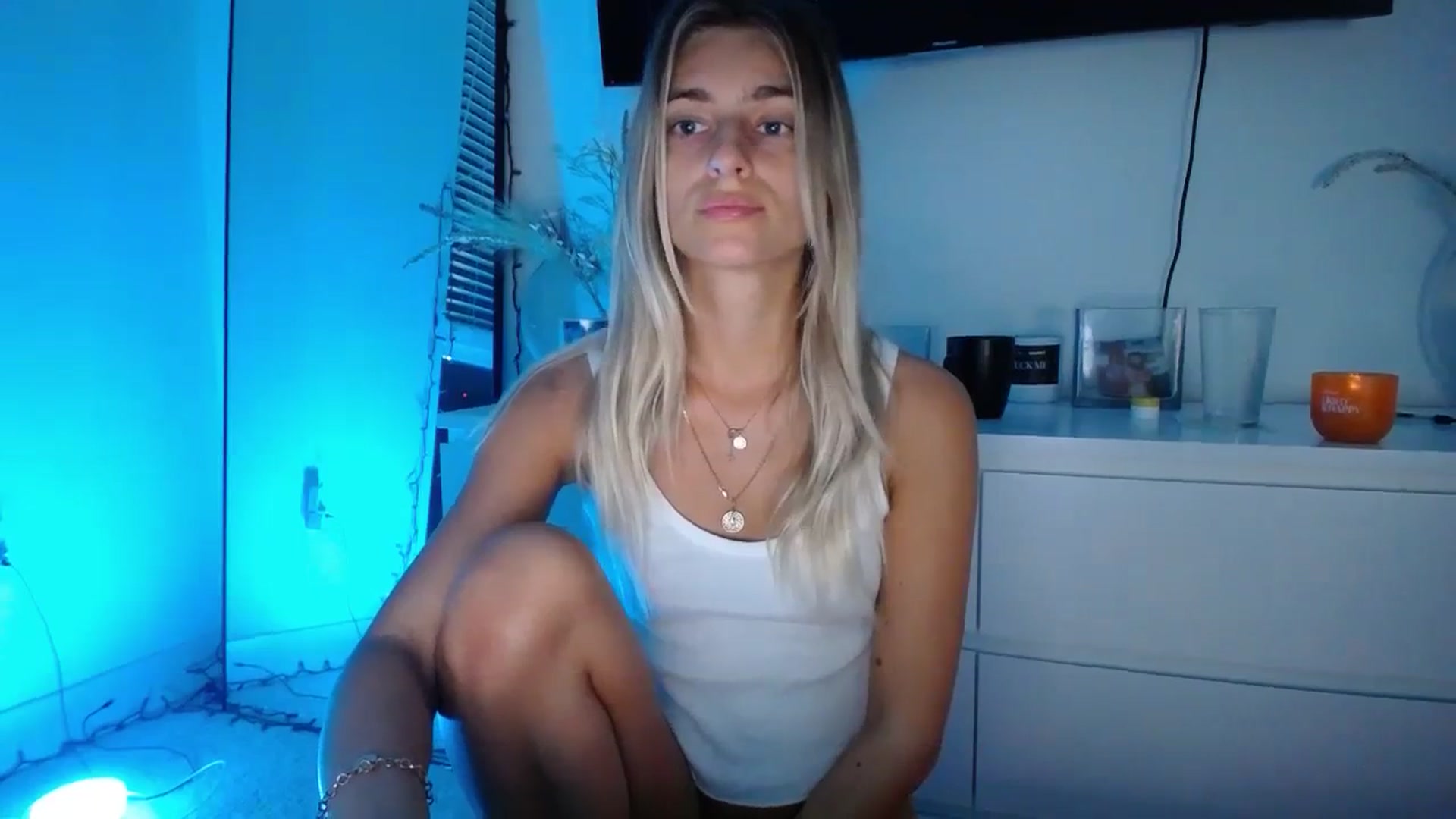Gallery image thumbnail from Vodka_Queen's myfreecams stream on, 11/08/2023, 07:14 image 15 of 20