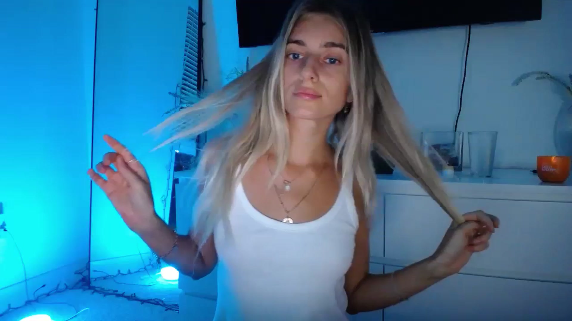 Gallery image thumbnail from Vodka_Queen's myfreecams stream on, 11/08/2023, 07:14 image 12 of 20