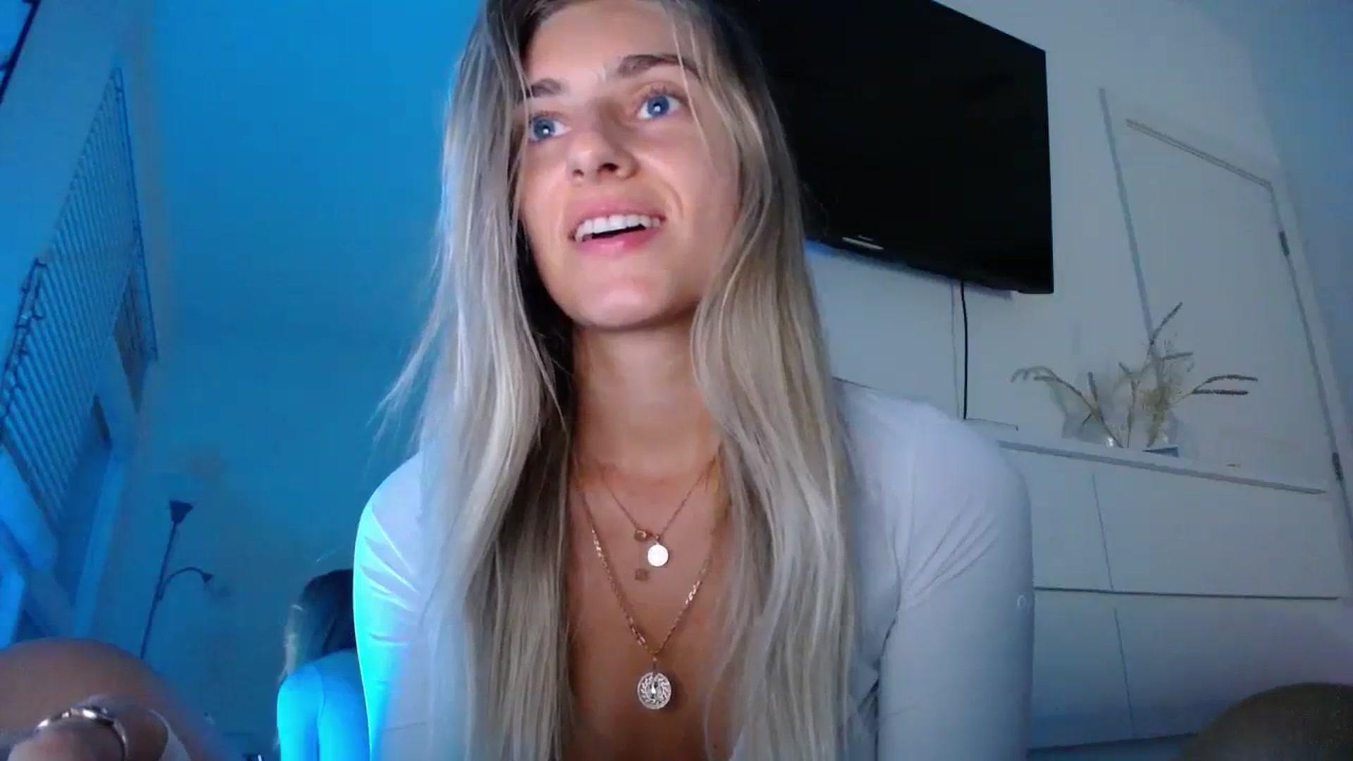 Gallery image thumbnail from Vodka_Queen's myfreecams stream on, 11/10/2023, 06:24 image 16 of 20