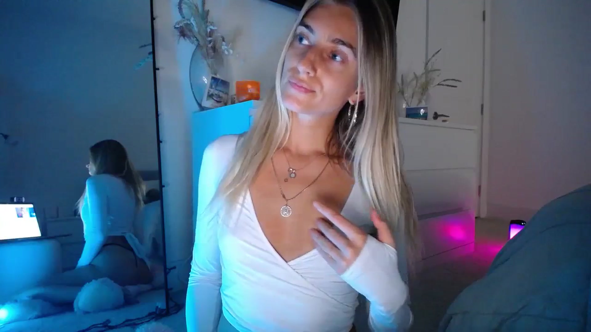 Gallery image thumbnail from Vodka_Queen's myfreecams stream on, 11/10/2023, 06:24 image 11 of 20