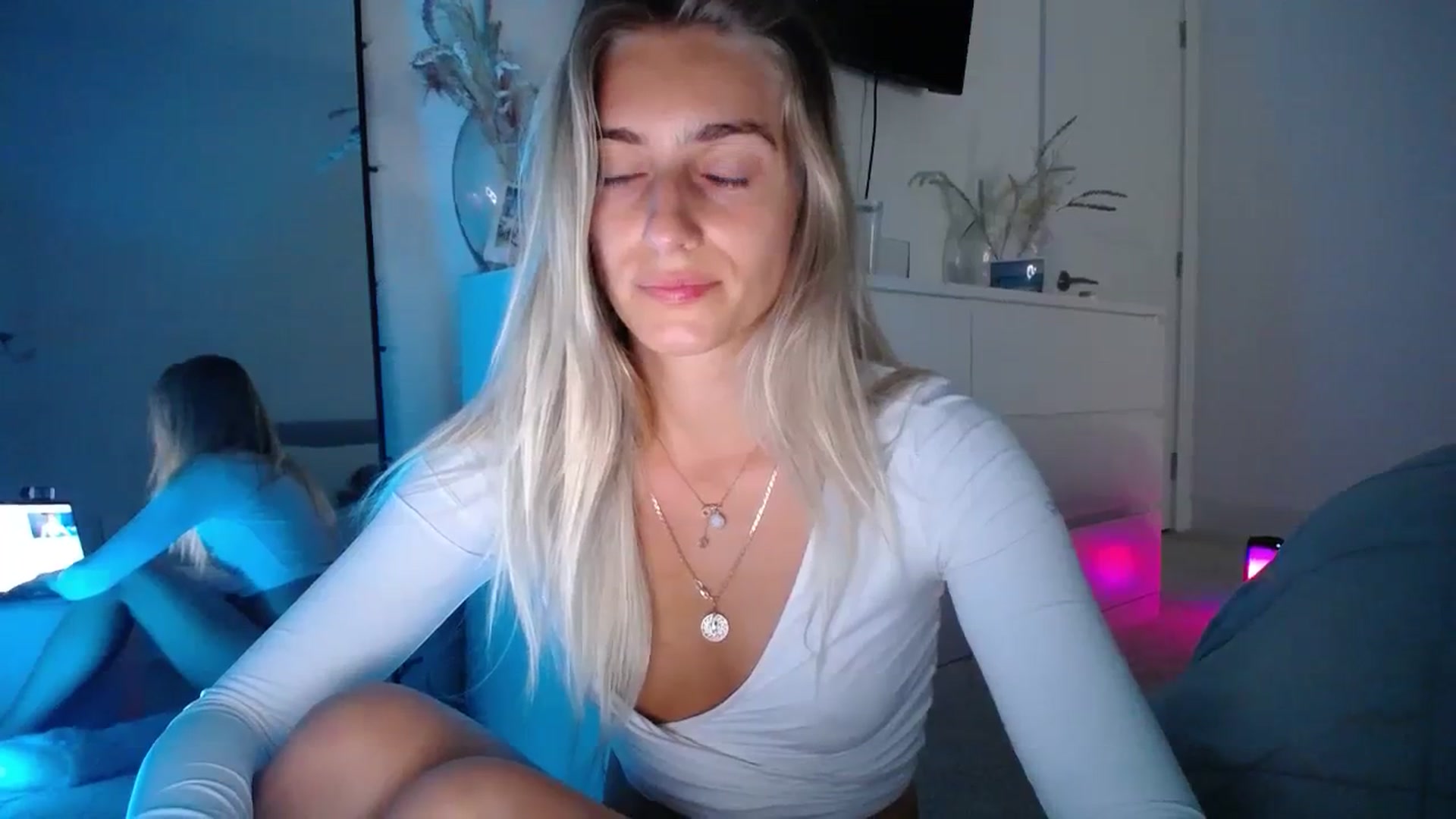 Gallery image thumbnail from Vodka_Queen's myfreecams stream on, 11/10/2023, 06:24 image 9 of 20
