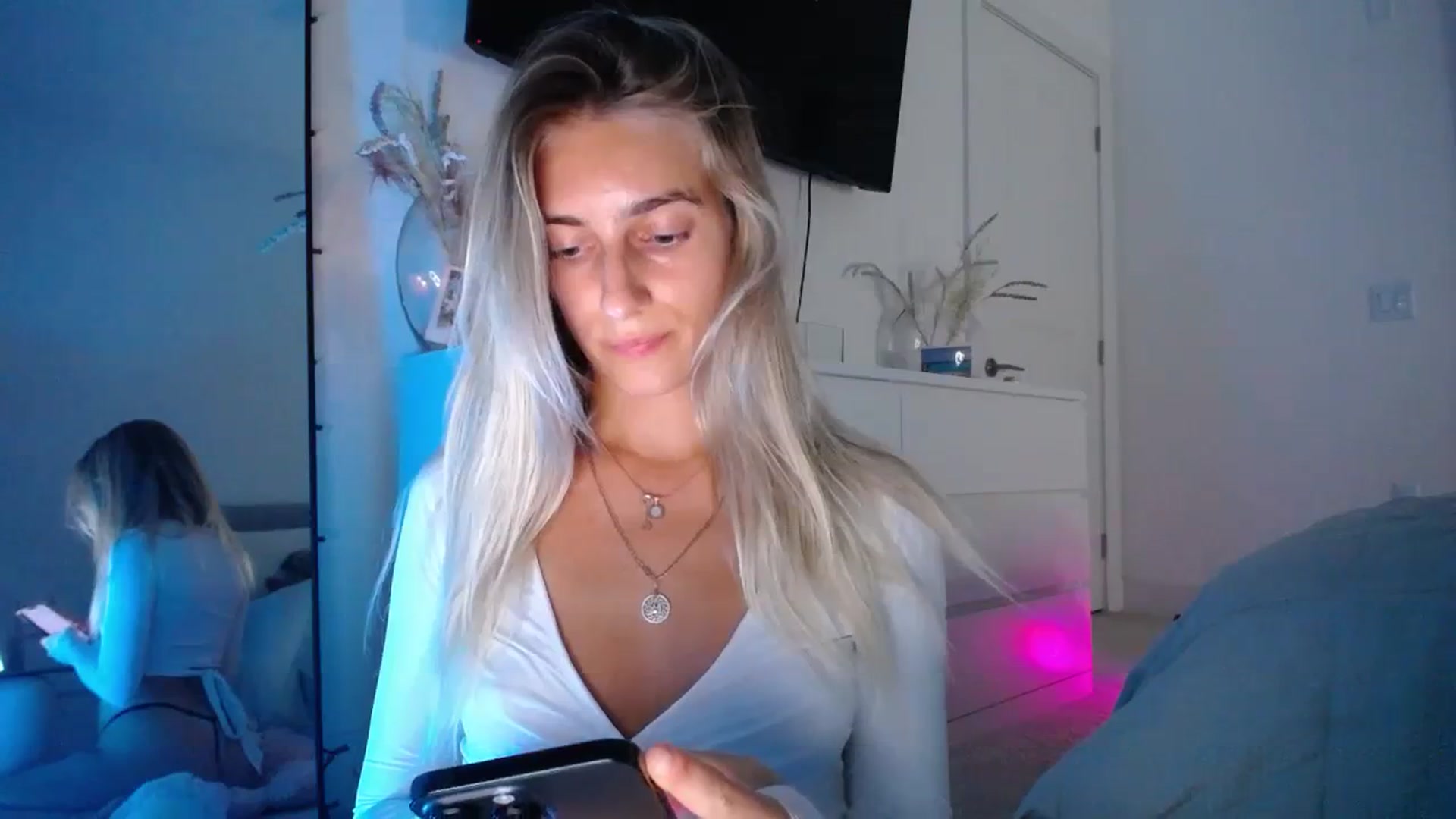 Gallery image thumbnail from Vodka_Queen's myfreecams stream on, 11/10/2023, 08:15 image 4 of 20