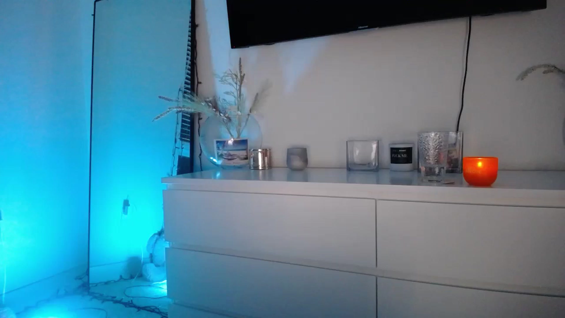 Gallery image thumbnail from Vodka_Queen's myfreecams stream on, 11/11/2023, 06:58 image 9 of 20