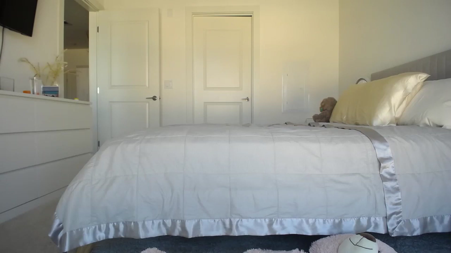 Gallery image thumbnail from Vodka_Queen's myfreecams stream on, 11/11/2023, 21:38 image 12 of 20