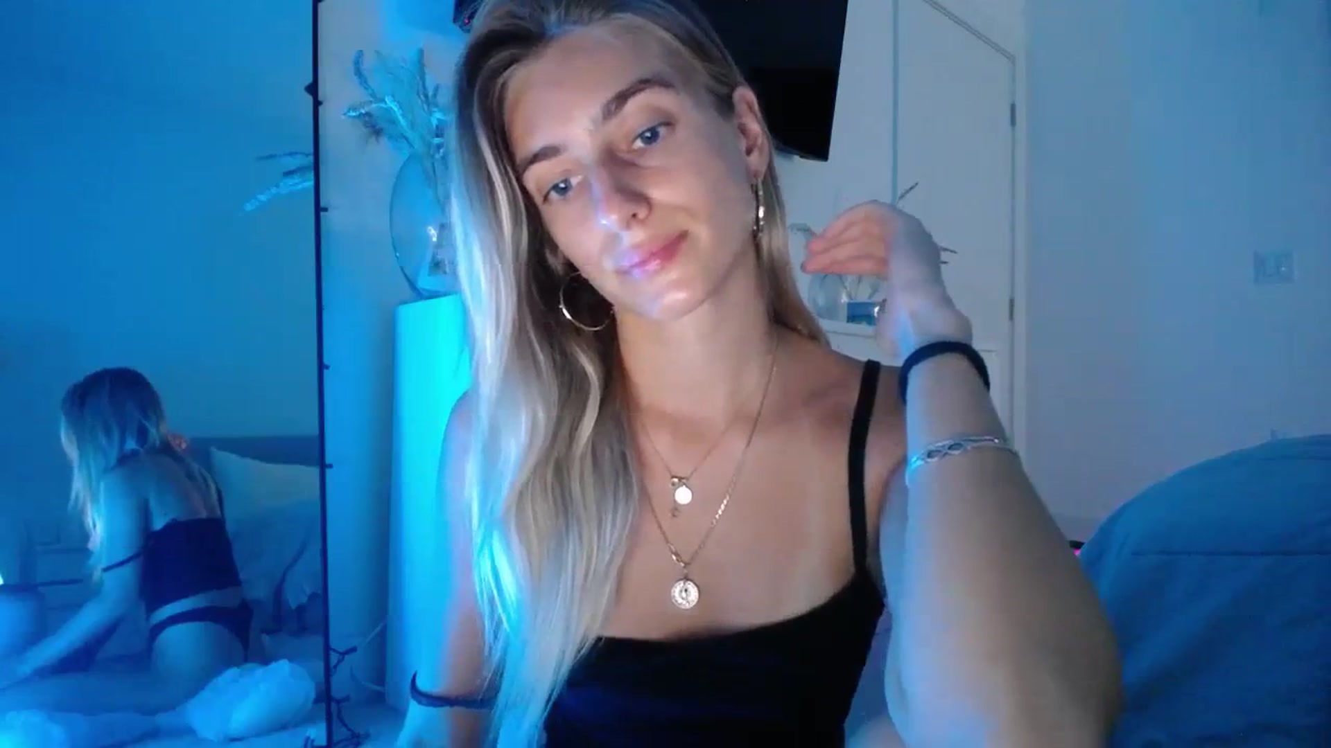 Gallery image thumbnail from Vodka_Queen's myfreecams stream on, 11/16/2023, 06:01 image 3 of 20