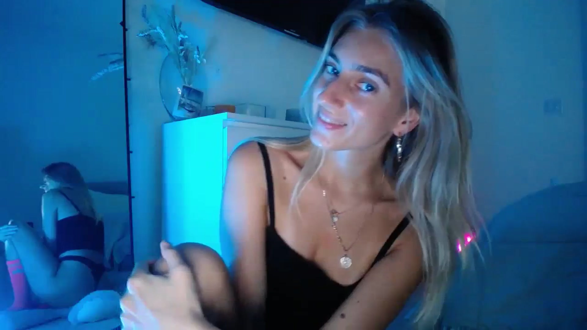 Gallery image thumbnail from Vodka_Queen's myfreecams stream on, 11/16/2023, 06:01 image 10 of 20