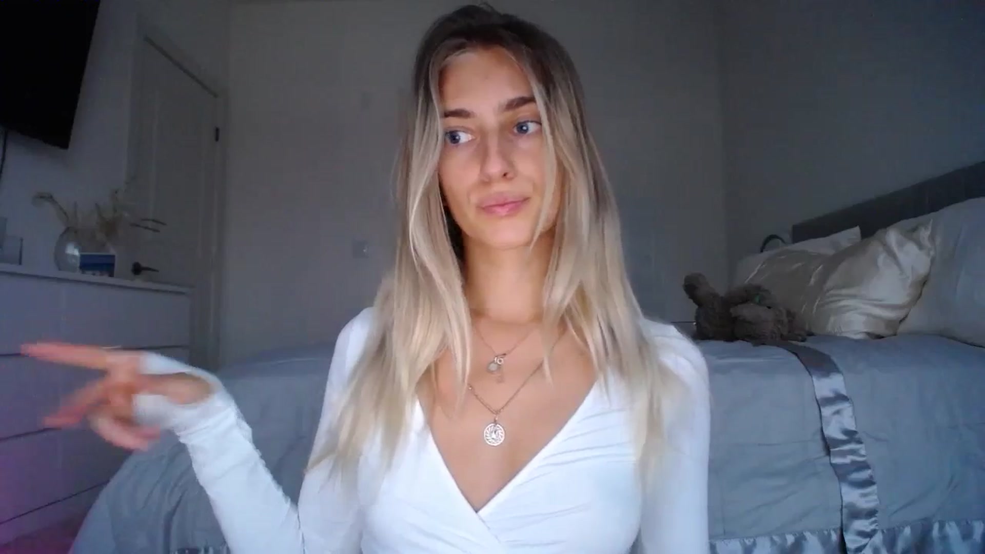 Gallery image thumbnail from Vodka_Queen's myfreecams stream on, 11/17/2023, 02:05 image 11 of 20