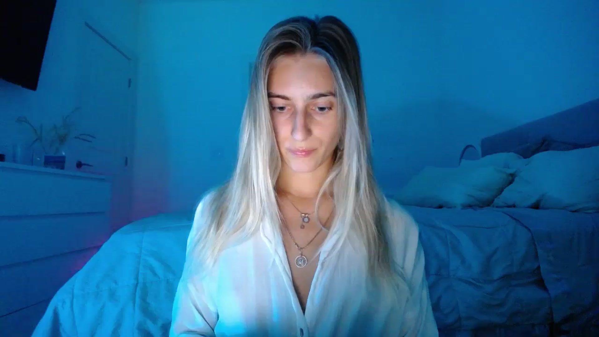 Gallery image thumbnail from Vodka_Queen's myfreecams stream on, 11/23/2023, 01:52 image 11 of 20